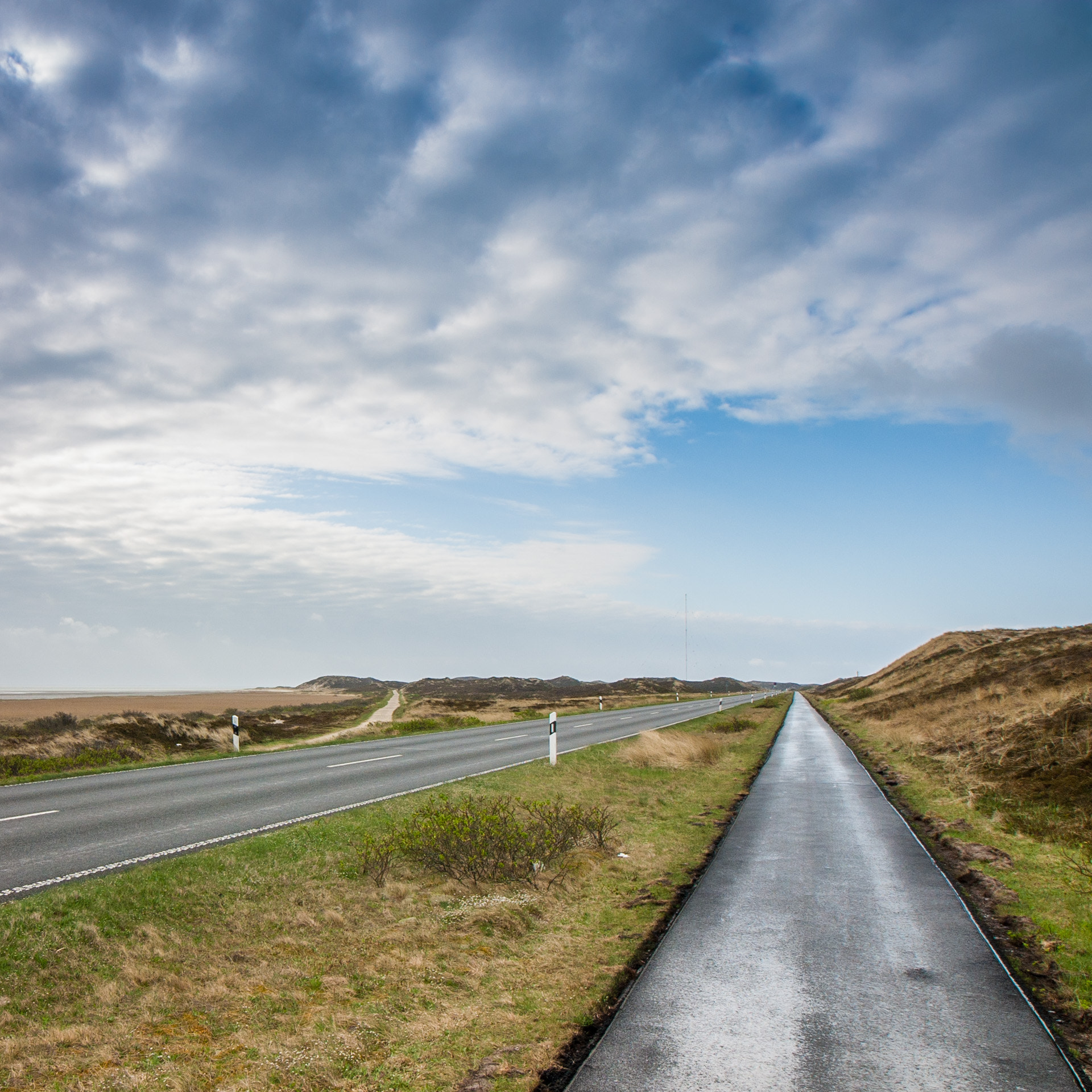 Canon EF-S 10-18mm F4.5–5.6 IS STM sample photo. Cycling against headwind. photography
