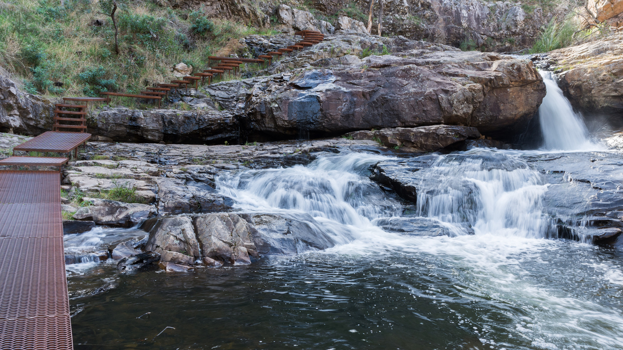 Sigma 17-70mm F2.8-4 DC Macro OS HSM | C sample photo. Metal in nature photography