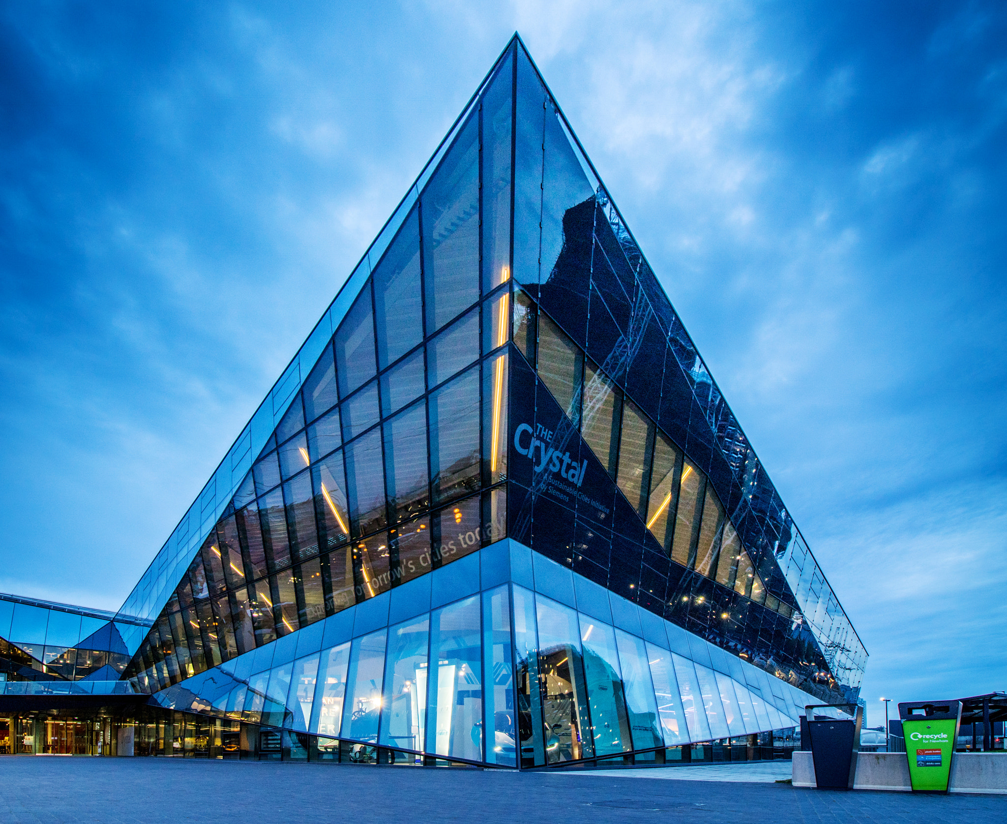 Canon EF-S 10-18mm F4.5–5.6 IS STM sample photo. The crystal @ the royal docks london photography
