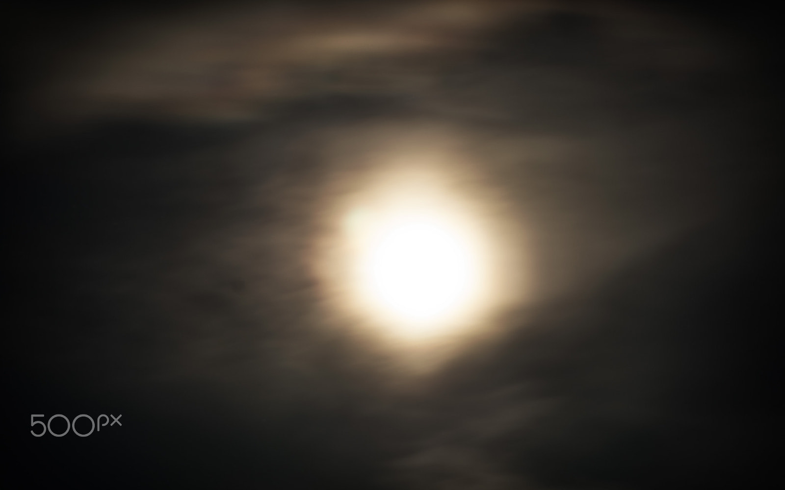 Pentax smc DA* 50-135mm F2.8 ED (IF) SDM sample photo. Full moon photography