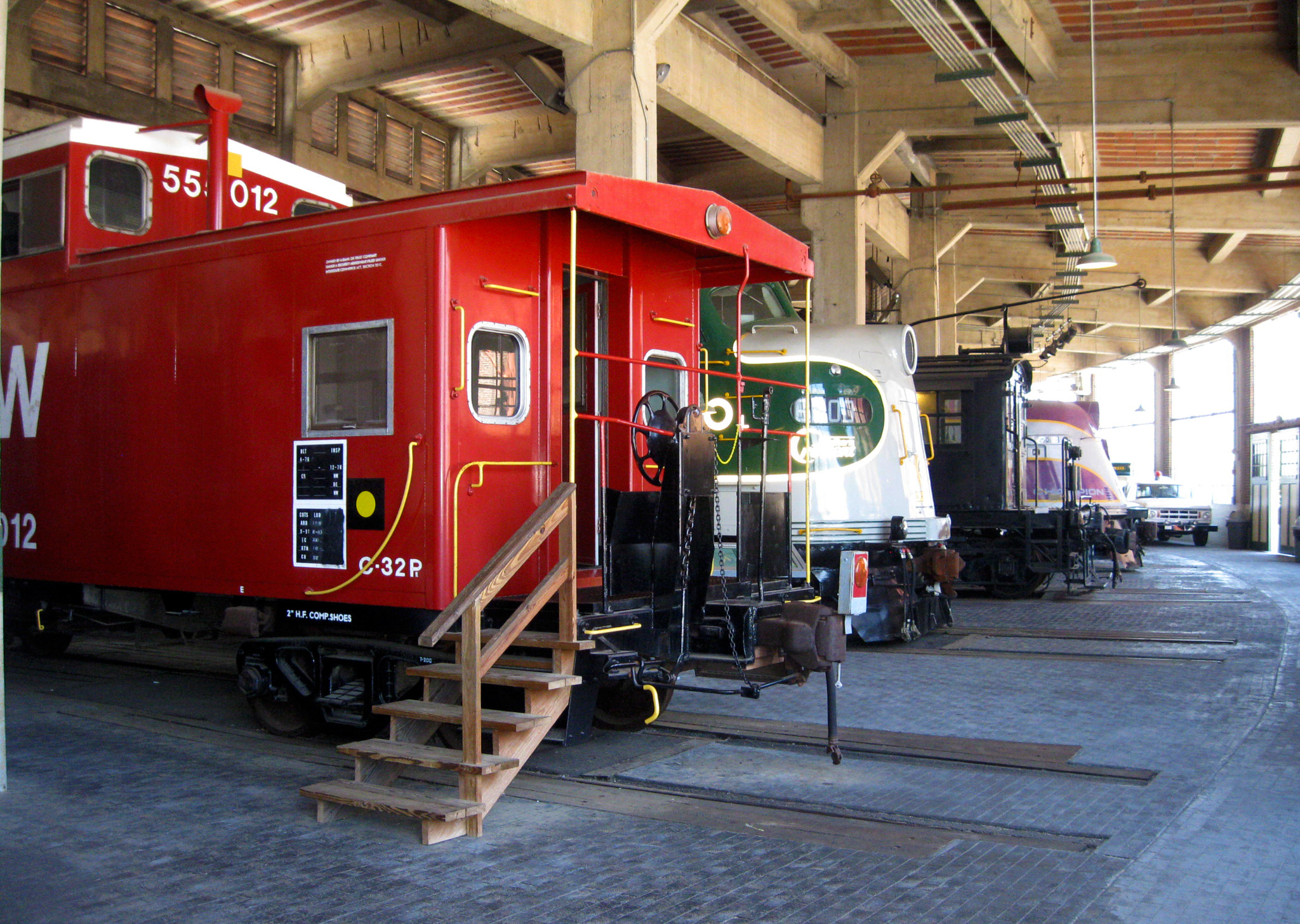 Canon PowerShot A1000 IS sample photo. Trains in the roundhouse photography