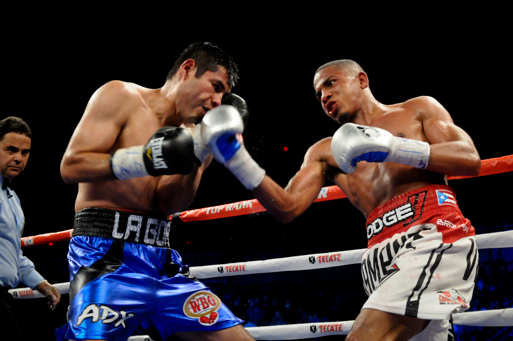 Nikon D300S + Sigma 18-50mm F2.8 EX DC Macro sample photo. Verdejo wins in the april 16th edition of solo boxeo tecate on univision. photography