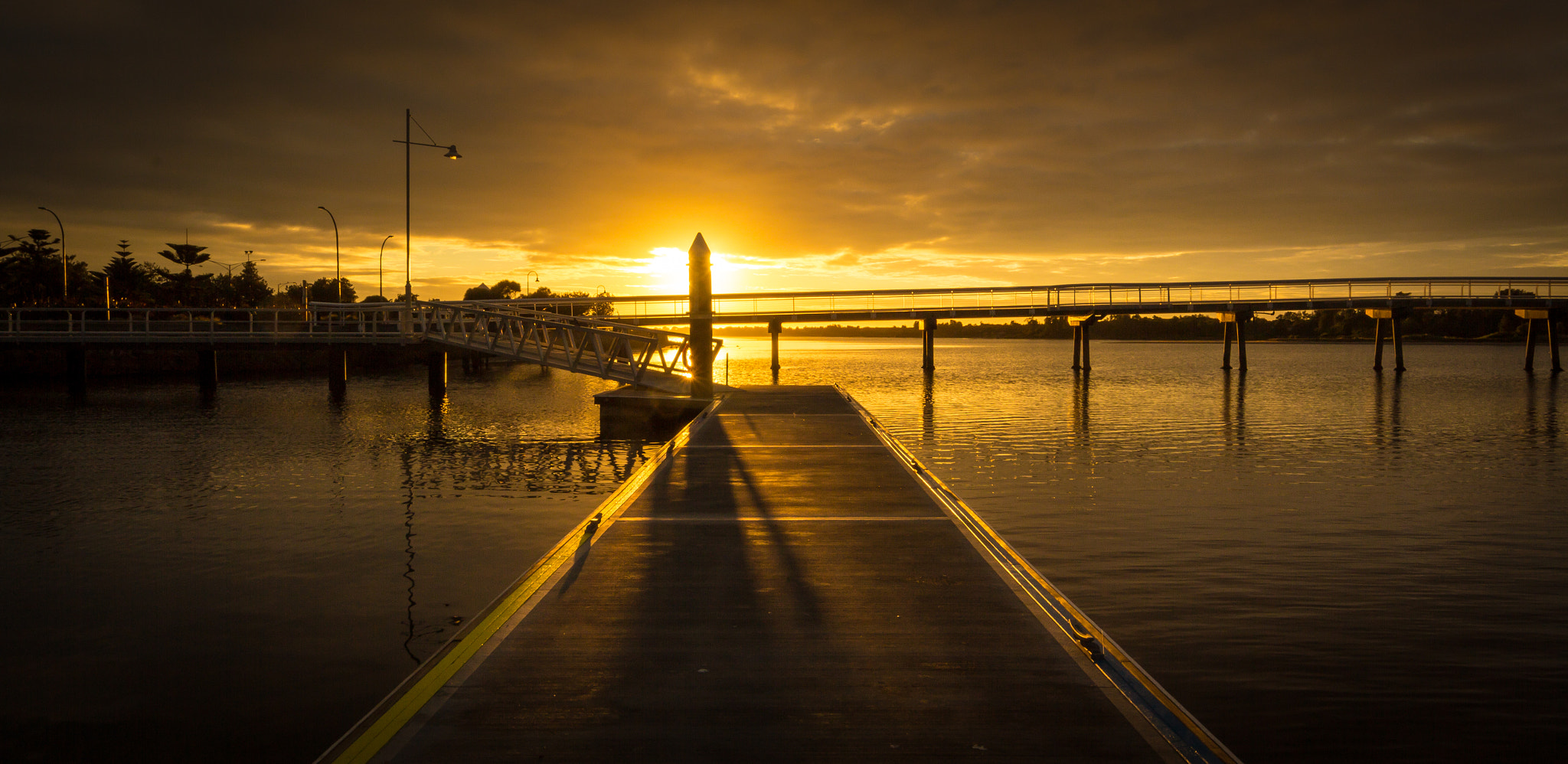 Sigma 8-16mm F4.5-5.6 DC HSM sample photo. Sunrise at lakes entrance photography