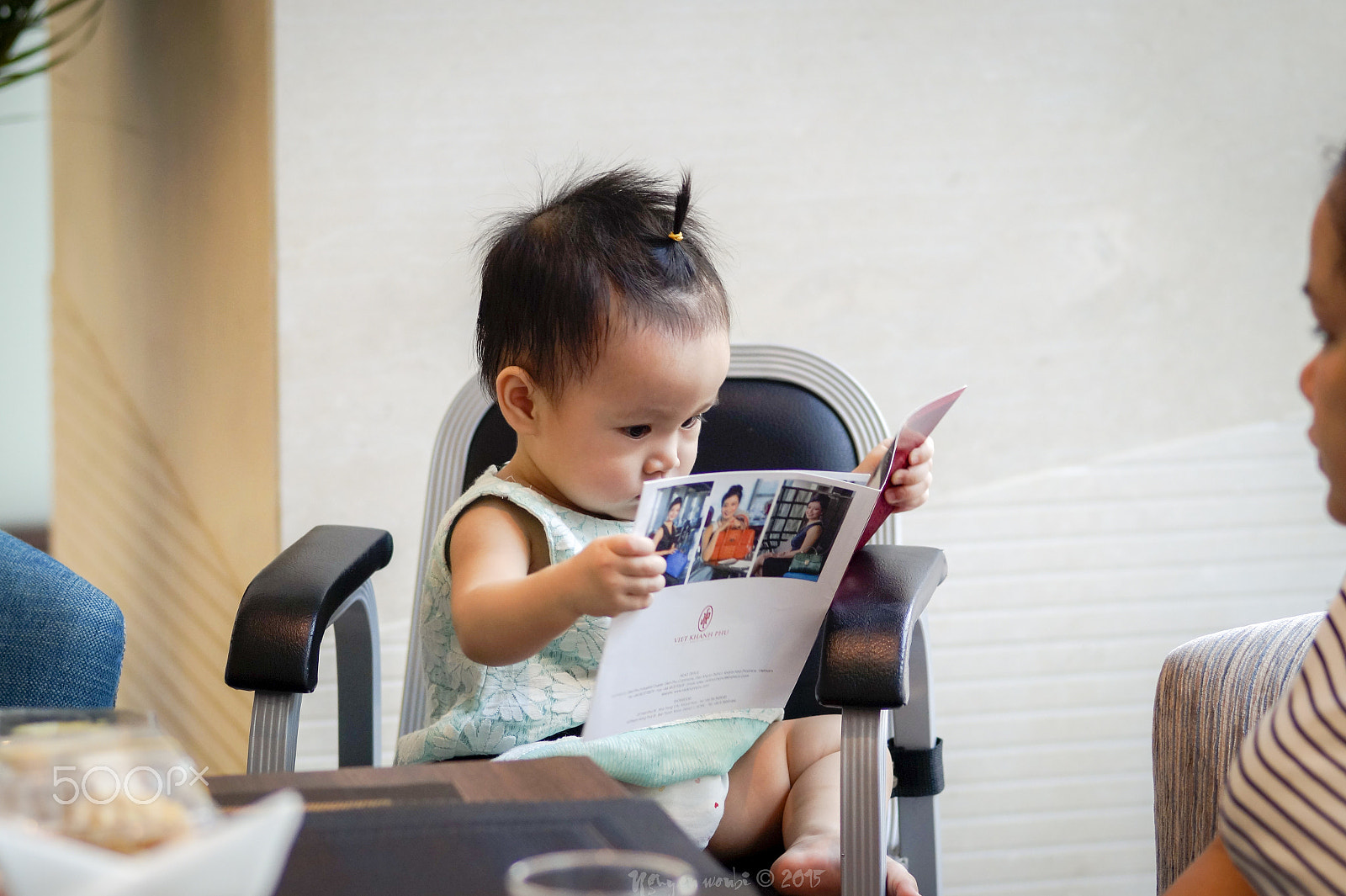 Sony SLT-A58 + Sony 85mm F2.8 SAM sample photo. Reading photography