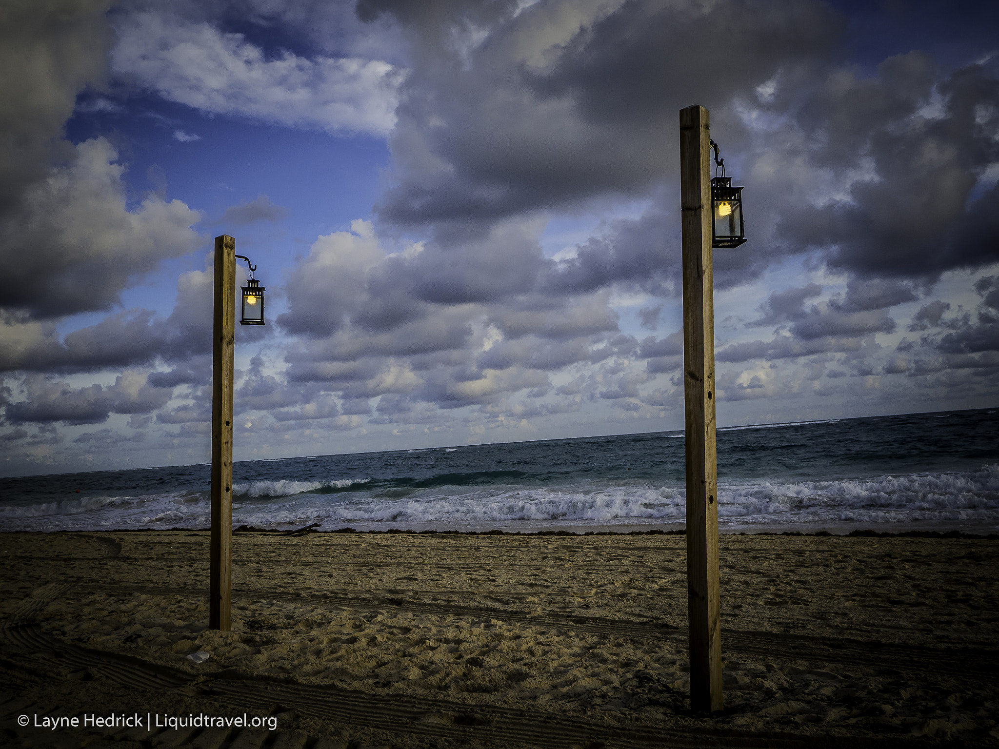 LUMIX G VARIO PZ 14-42/F3.5-5.6 sample photo. Posts photography