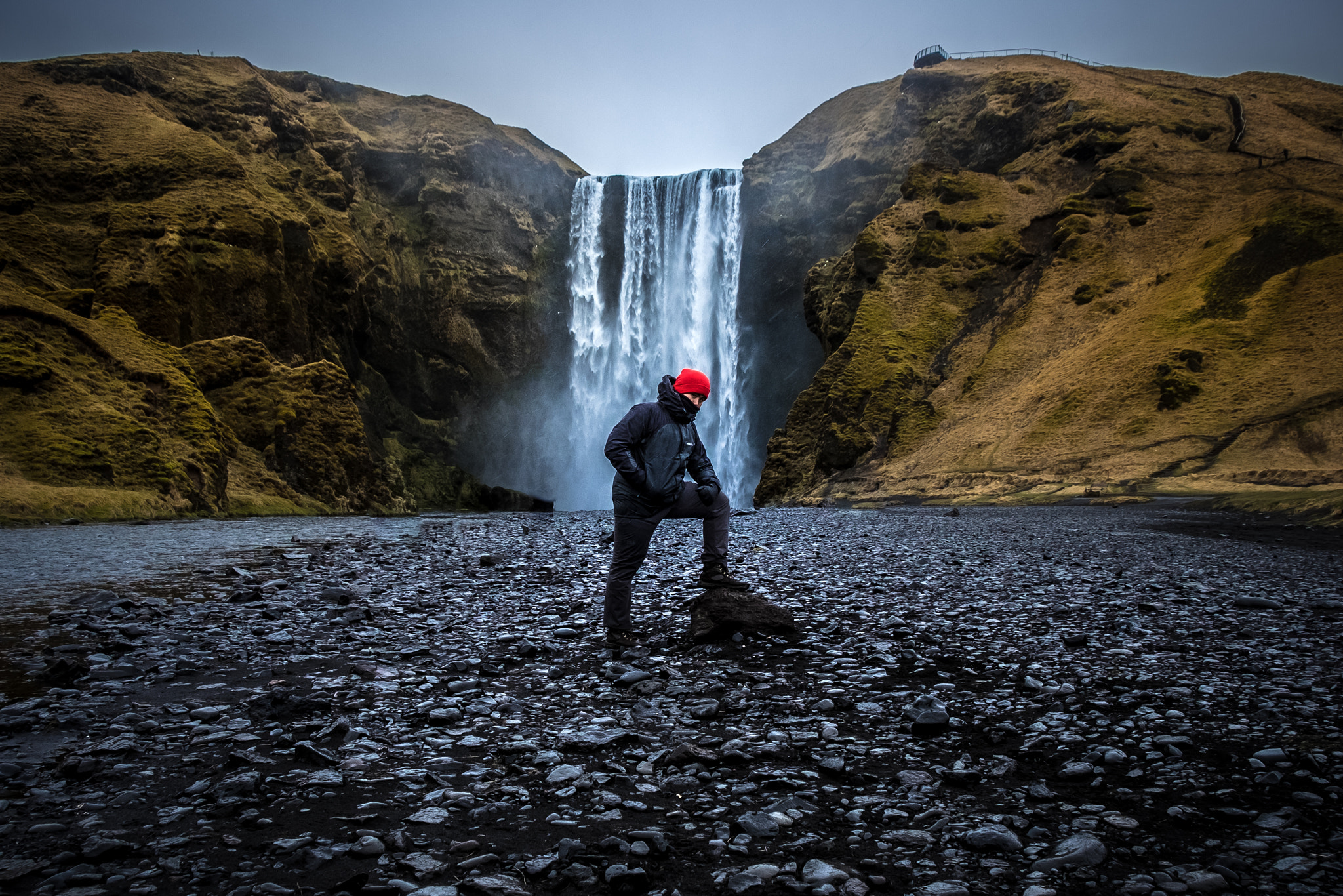 Fujifilm X-E2 + Fujifilm XF 18-135mm F3.5-5.6 R LM OIS WR sample photo. In front of skogafoss photography