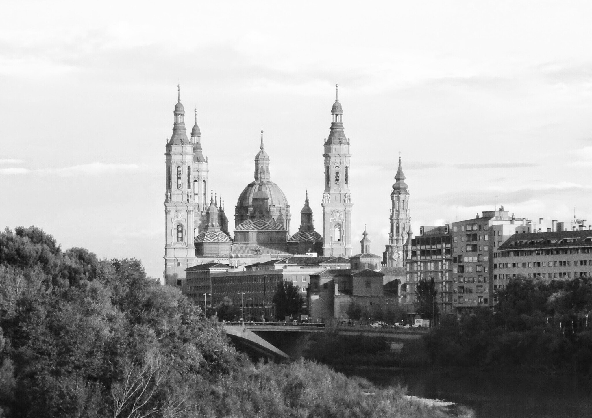 Sony DSC-WX9 sample photo. Basílica  del pilar en zaragoza.  photography
