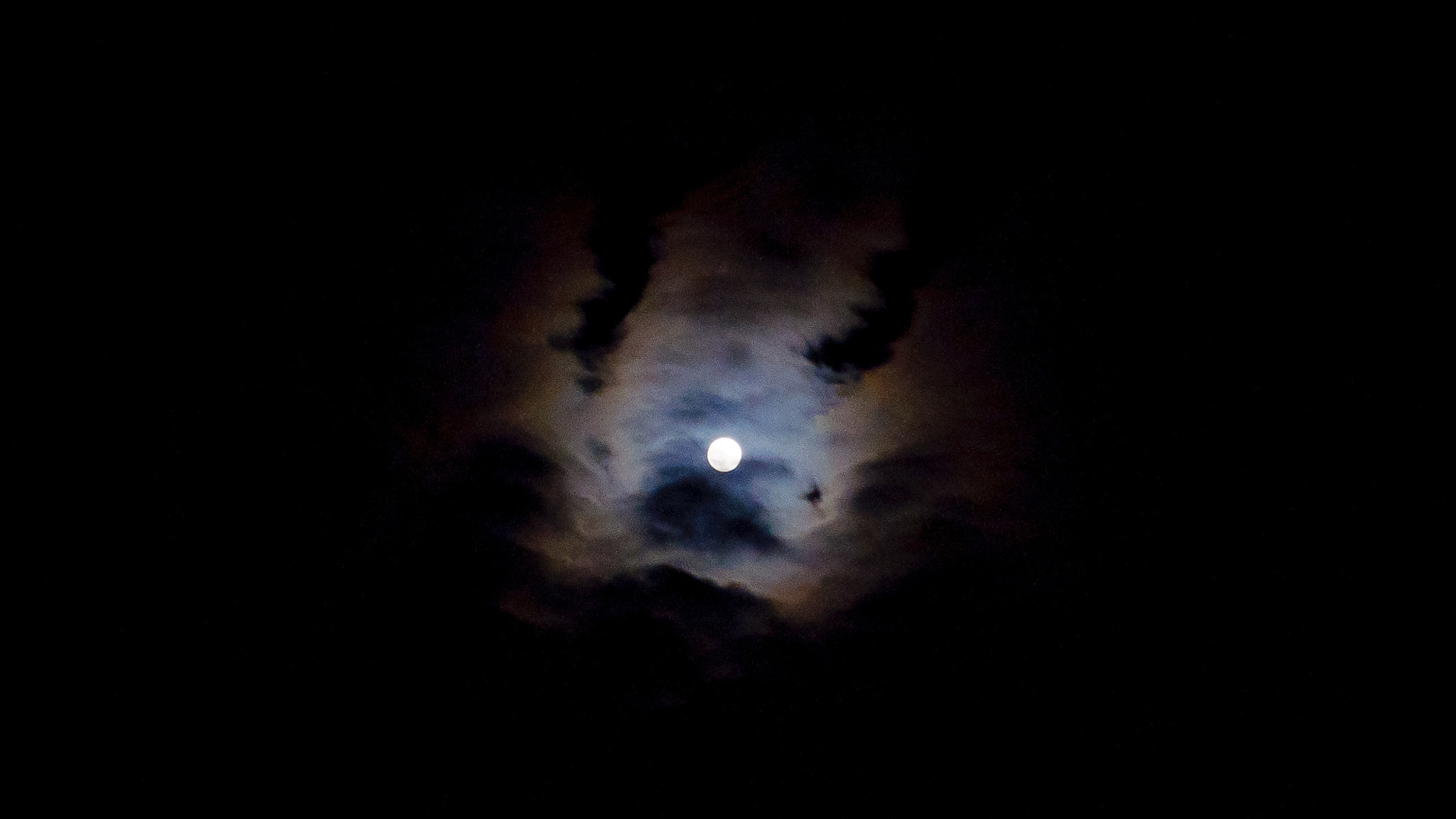 Sigma 18-200mm F3.5-6.3 II DC OS HSM sample photo. Full moon nebula :) photography