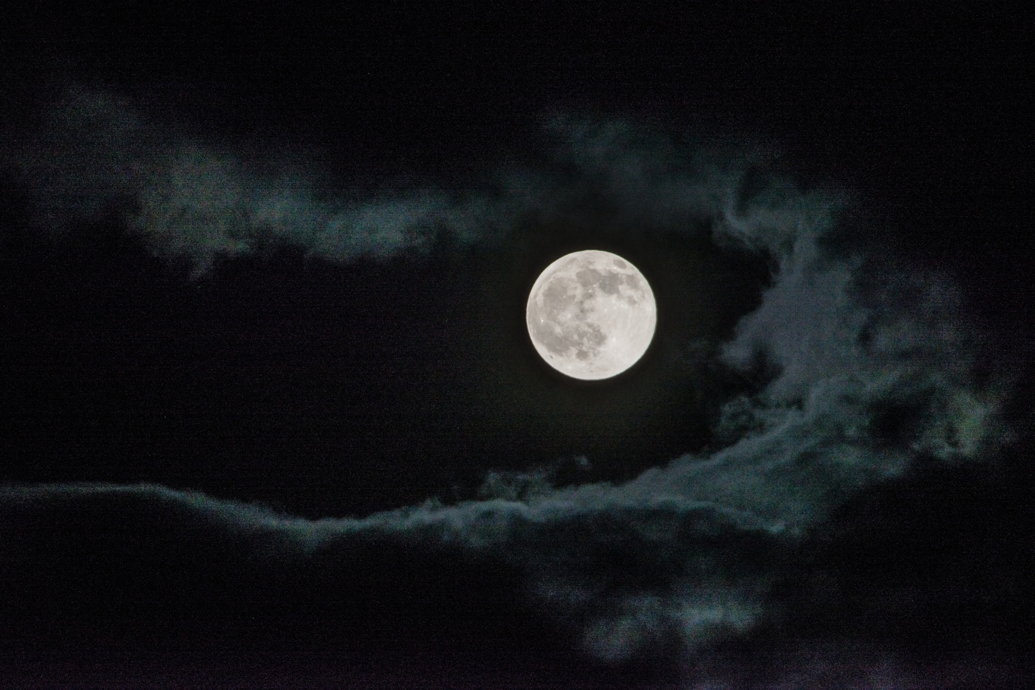 Sigma 50-500mm F4.5-6.3 DG OS HSM sample photo. Full moon photography