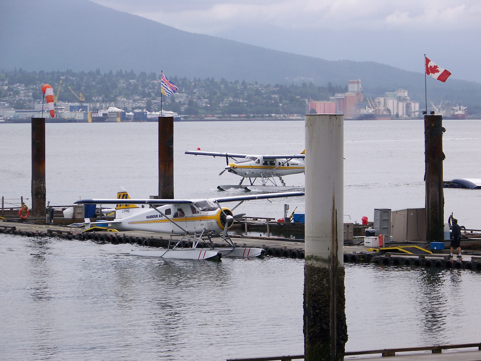 Kodak Z612 ZOOM DIGITAL CAMERA sample photo. Seeplane with flags photography
