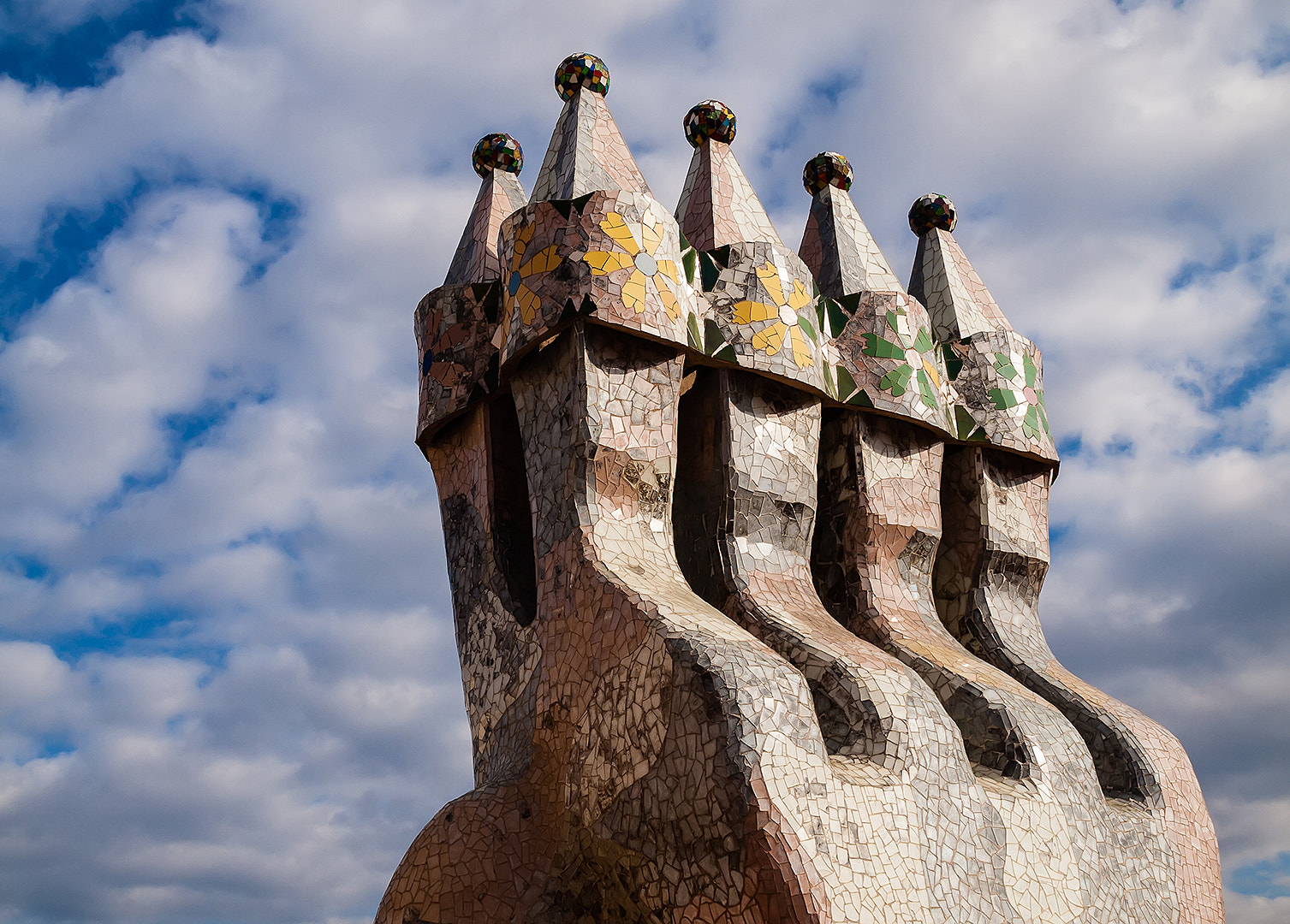 Olympus E-620 (EVOLT E-620) + OLYMPUS 14-42mm Lens sample photo. On casa batllo roof photography