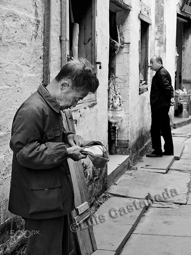 Panasonic Lumix DMC-GH1 sample photo. Street scene. xidi. anhui. china photography