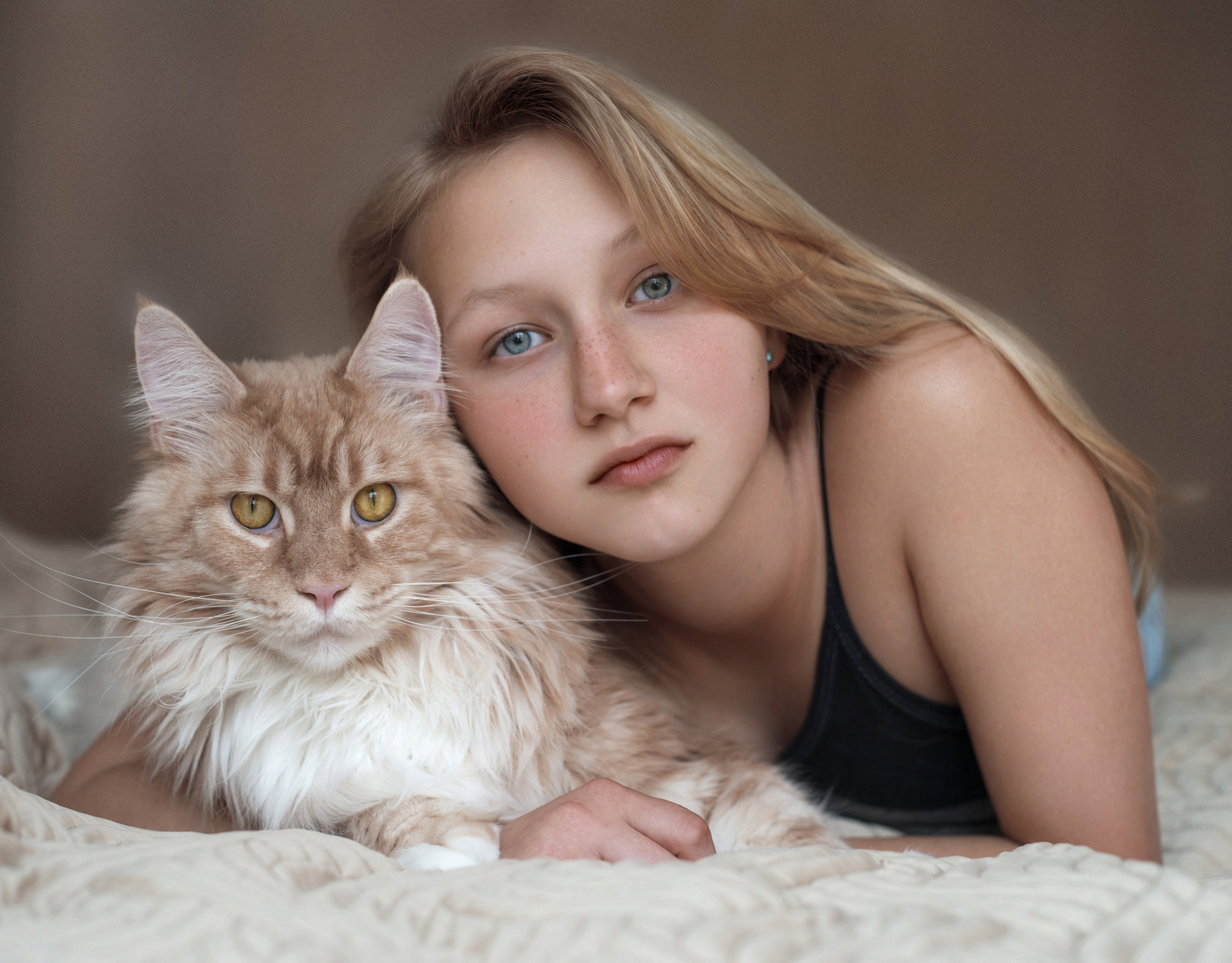 Nikon D4S + Sigma 50mm F1.4 DG HSM Art sample photo. Julia and her cat photography