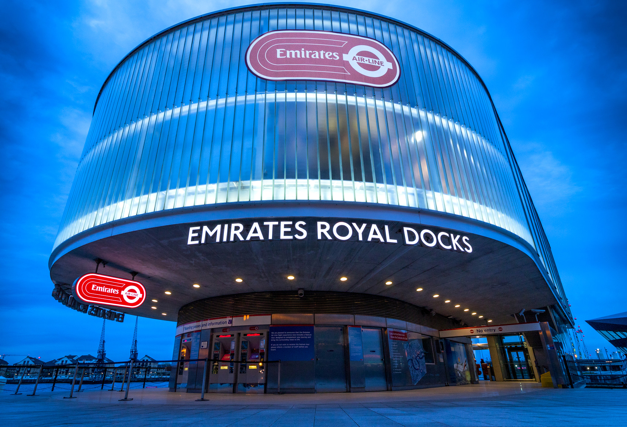 Canon EF-S 10-18mm F4.5–5.6 IS STM sample photo. Emirates air-line photography