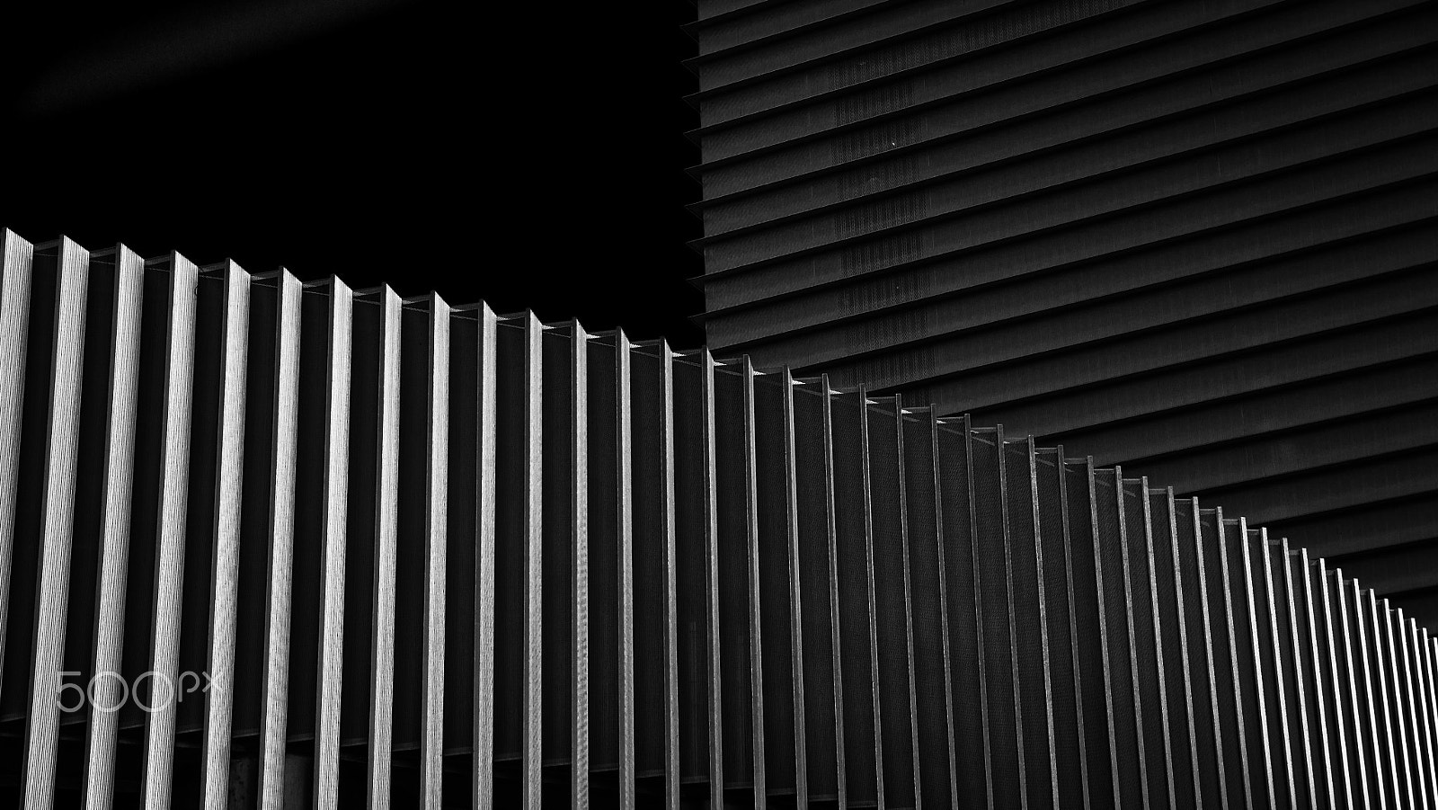 Sigma 17-70mm F2.8-4 DC Macro OS HSM | C sample photo. Moire photography