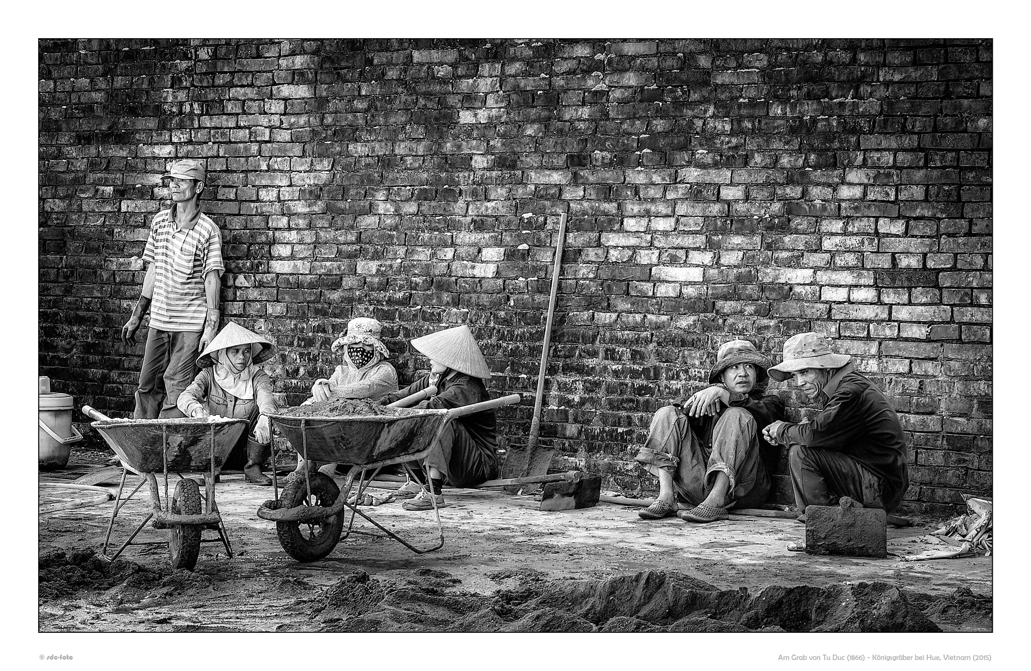 Pentax K-30 sample photo. Workers short break photography