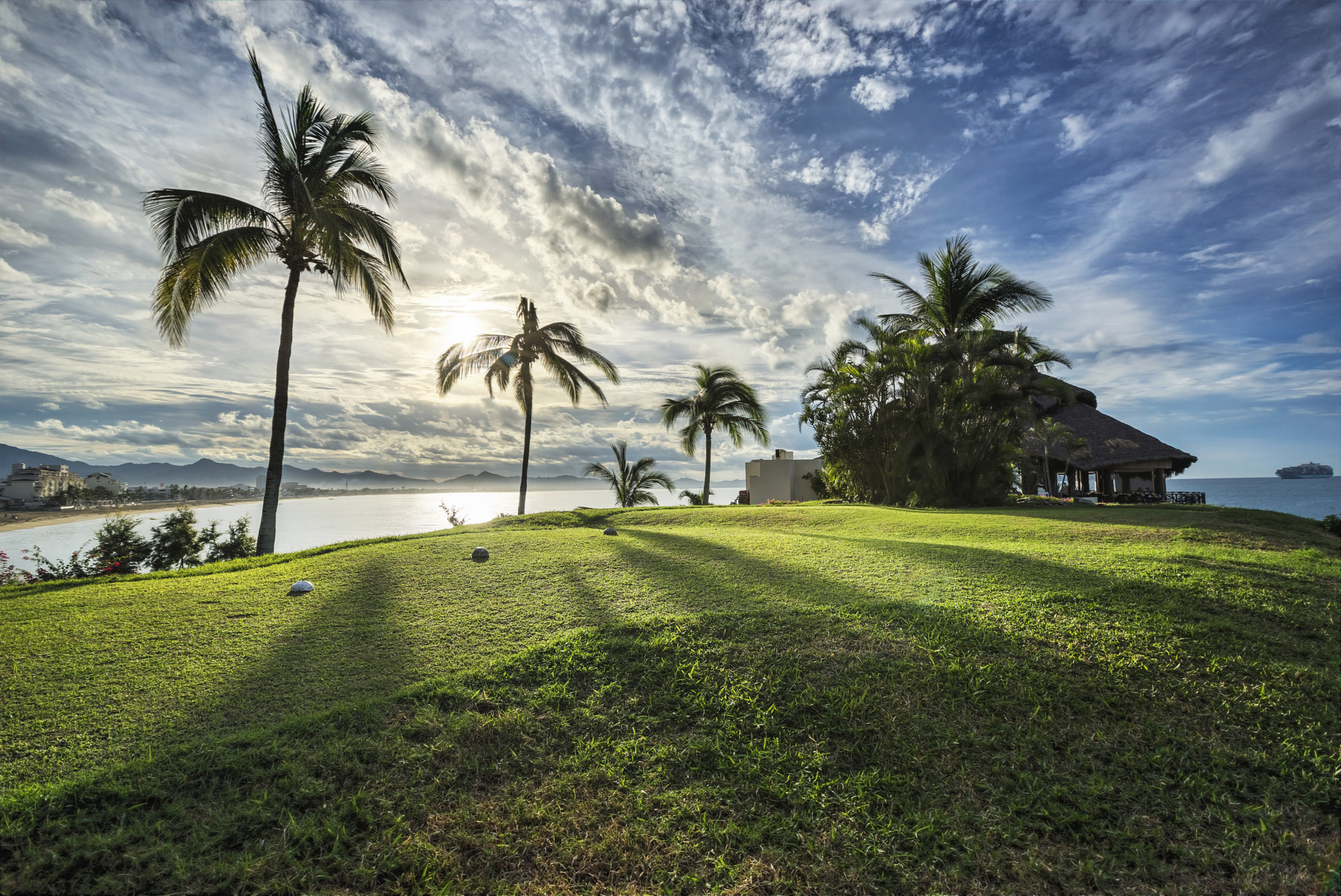 Sony a7R + Canon EF 16-35mm F2.8L II USM sample photo. Morning sunshine photography