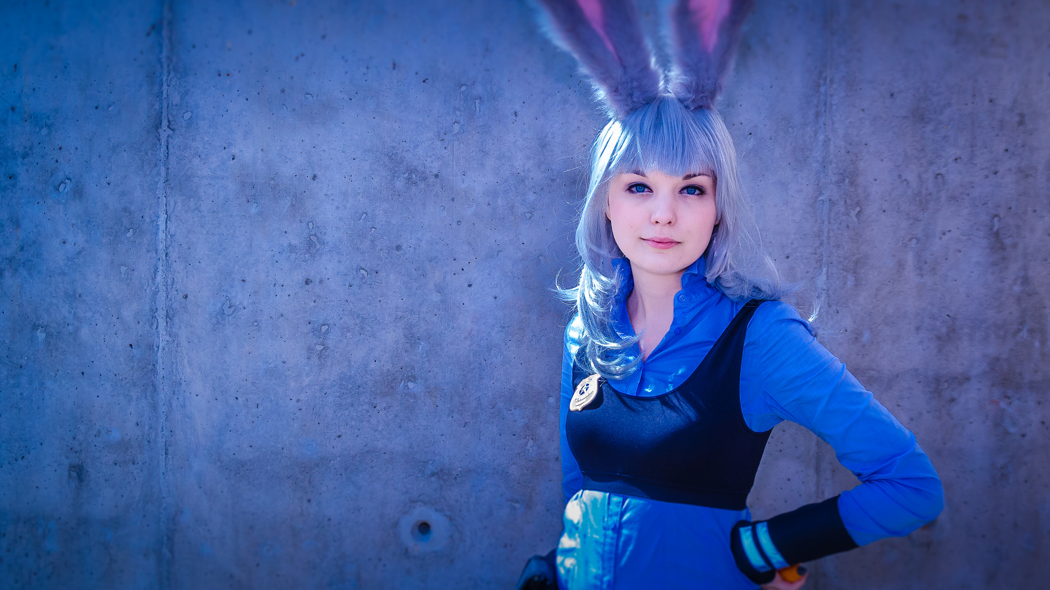 Nikon D7000 + Sigma 17-70mm F2.8-4.5 DC Macro Asp. IF sample photo. Blue bunny photography