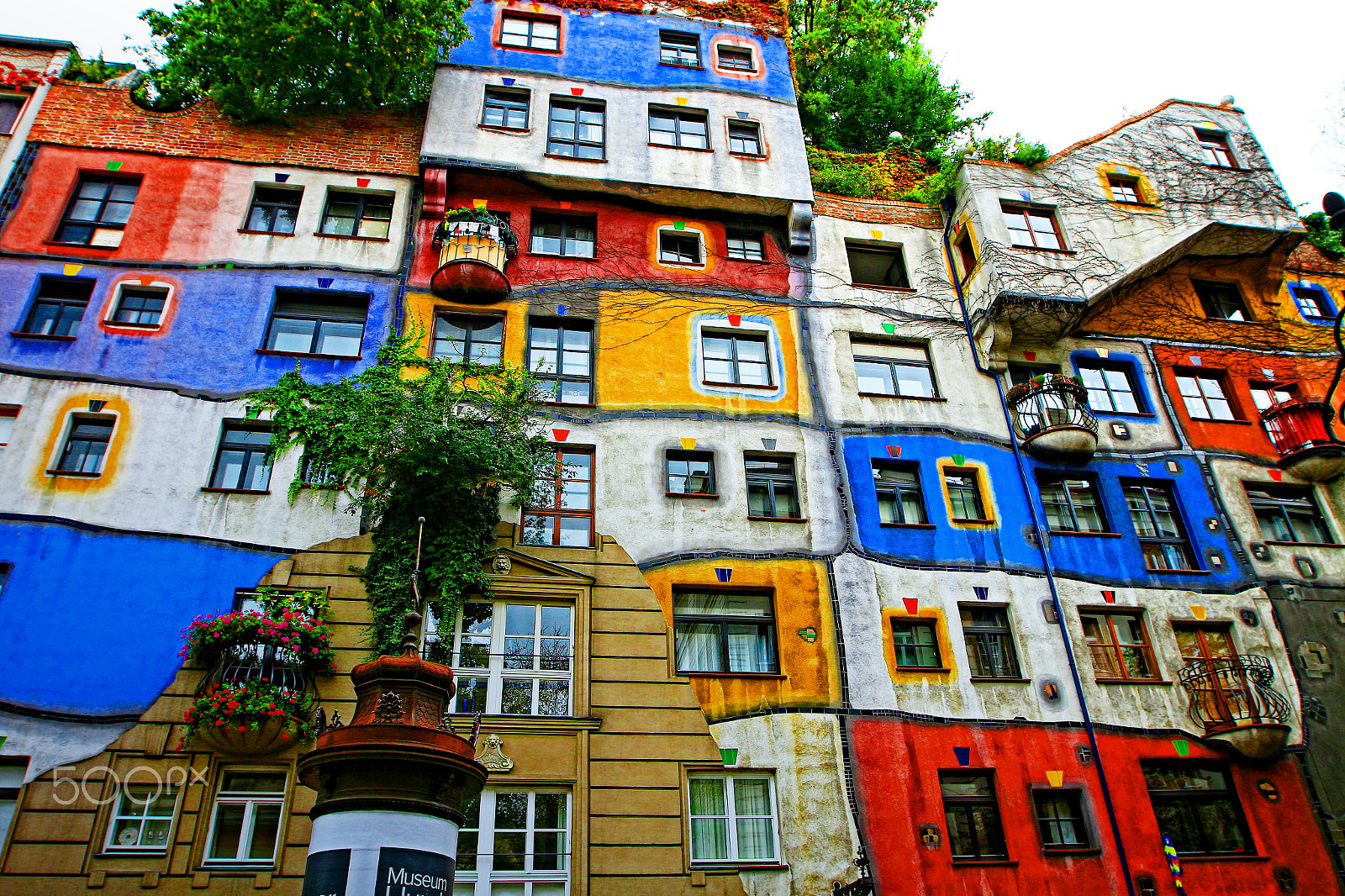 Canon EOS M sample photo. Hunder swasserhaus dieses haus vienna austria photography