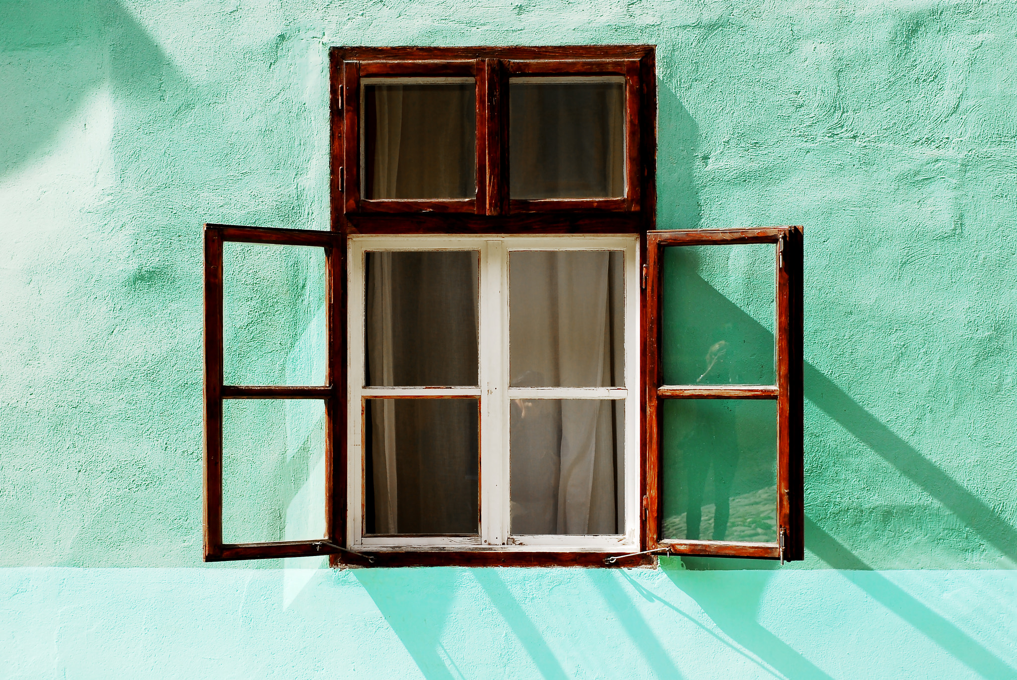 Nikon D200 sample photo. Green walled window photography