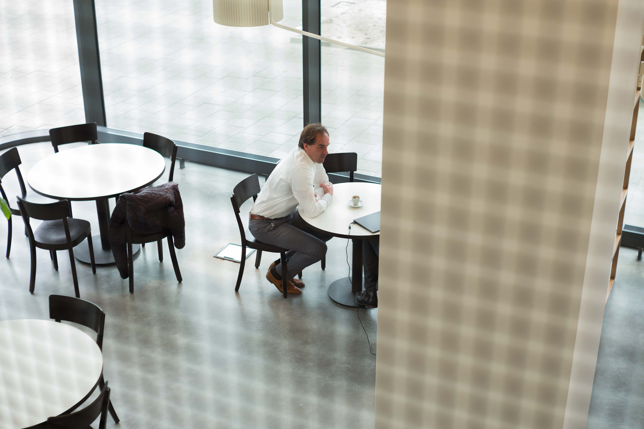 Summilux-M 1:1.4/50 sample photo. Trapped in meetings photography