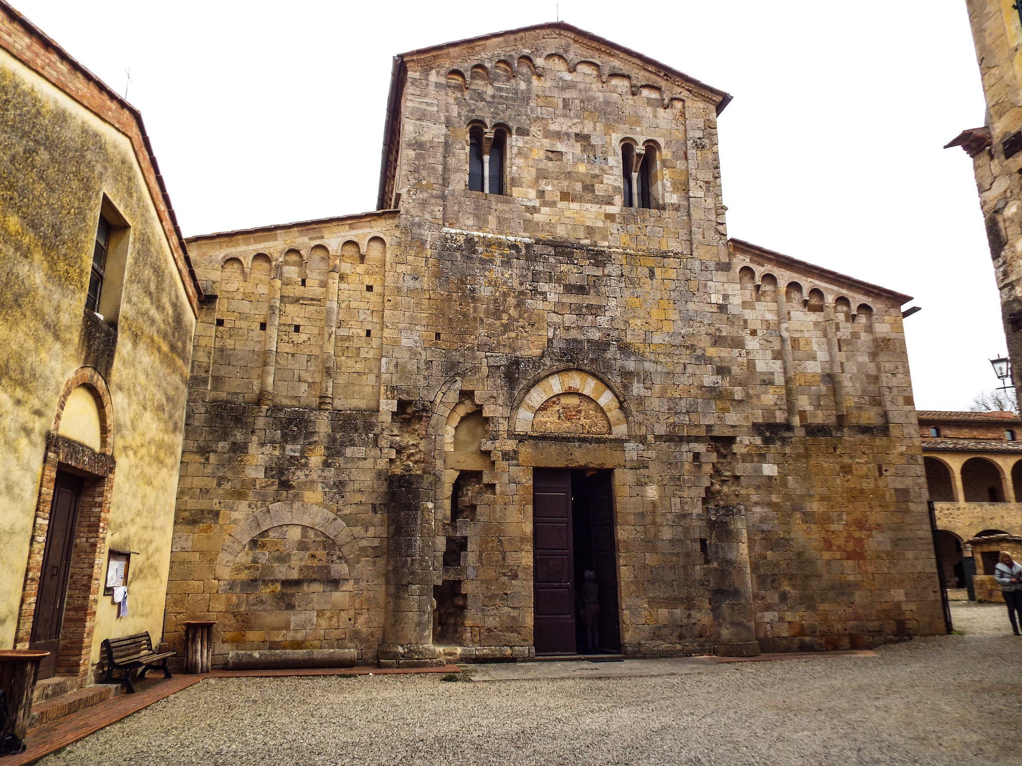 Fujifilm FinePix S8500 sample photo. Badia a isola, via francigena photography