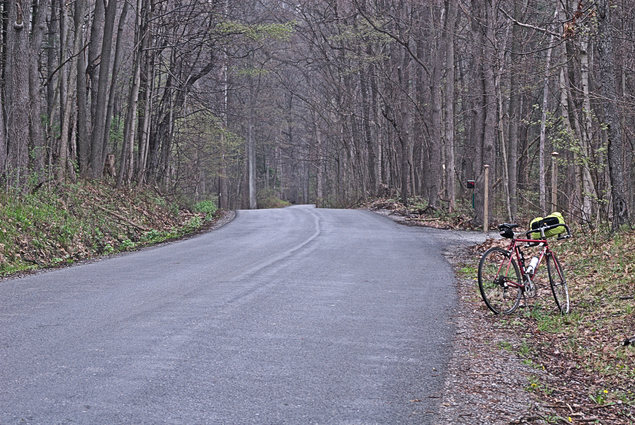 AF Zoom-Nikkor 35-70mm f/3.3-4.5 sample photo. County road and old touring bike photography