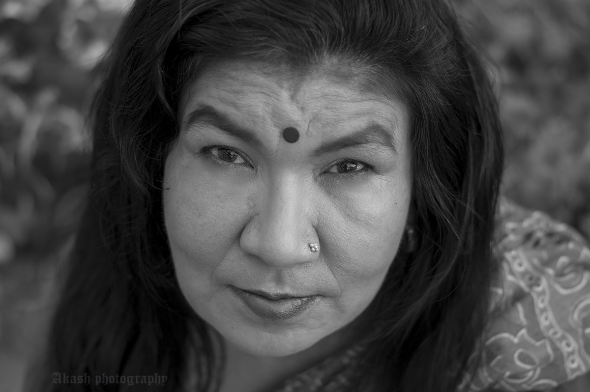 Sony Alpha DSLR-A390 + Sony DT 50mm F1.8 SAM sample photo. Black and white portrait of beautiful woman photography
