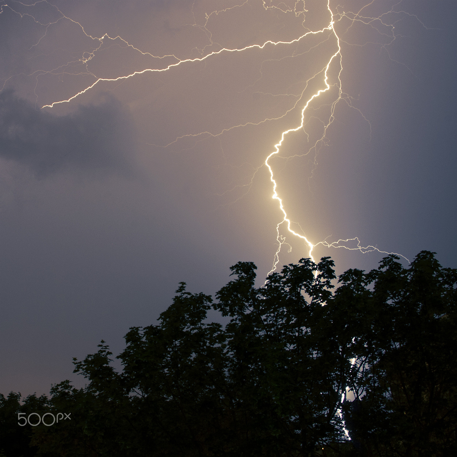 Nikon D80 + Sigma 18-50mm F3.5-5.6 DC sample photo. Lightening photography