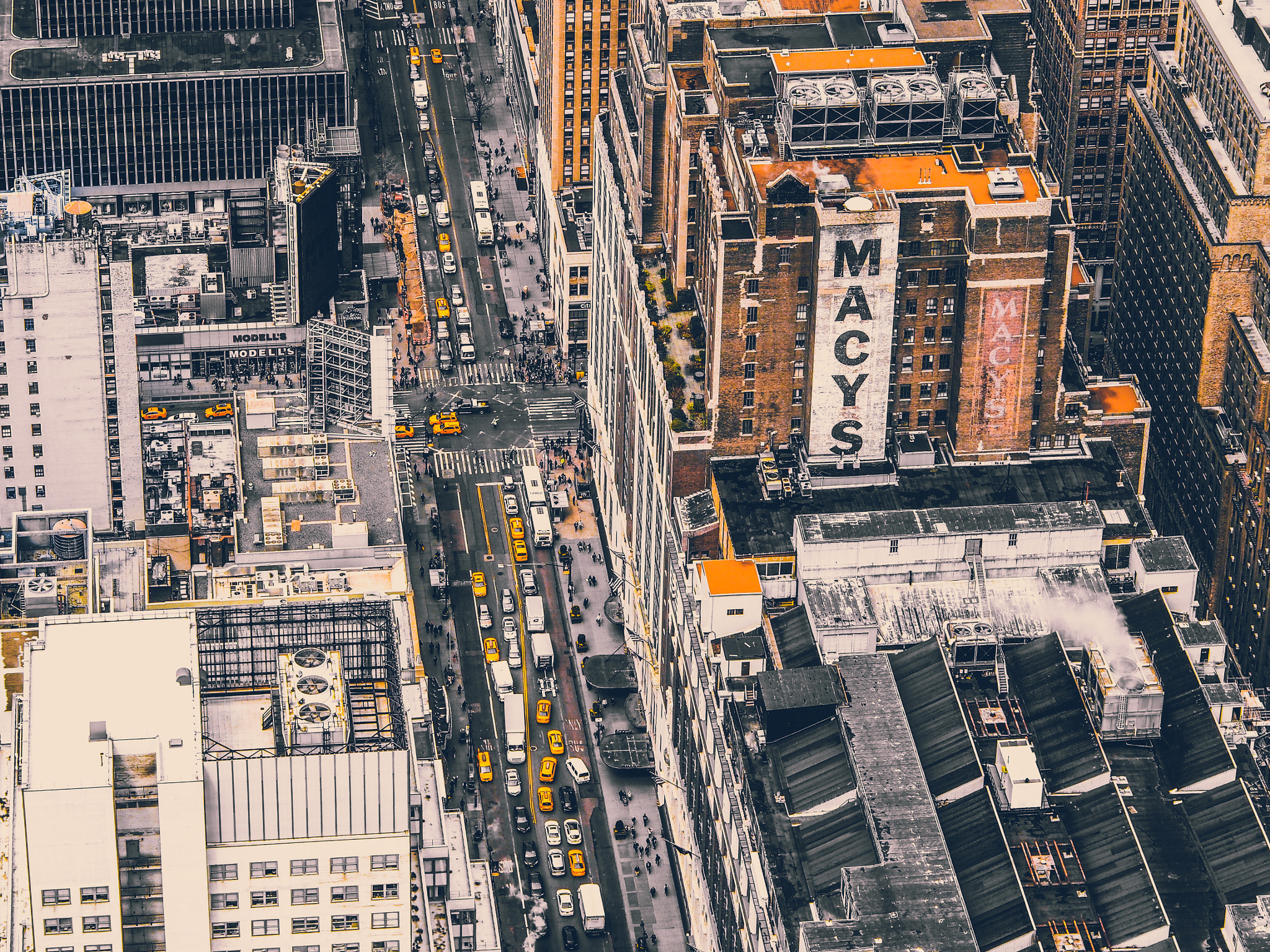 Olympus PEN E-PL7 sample photo. Crowded with cabs photography