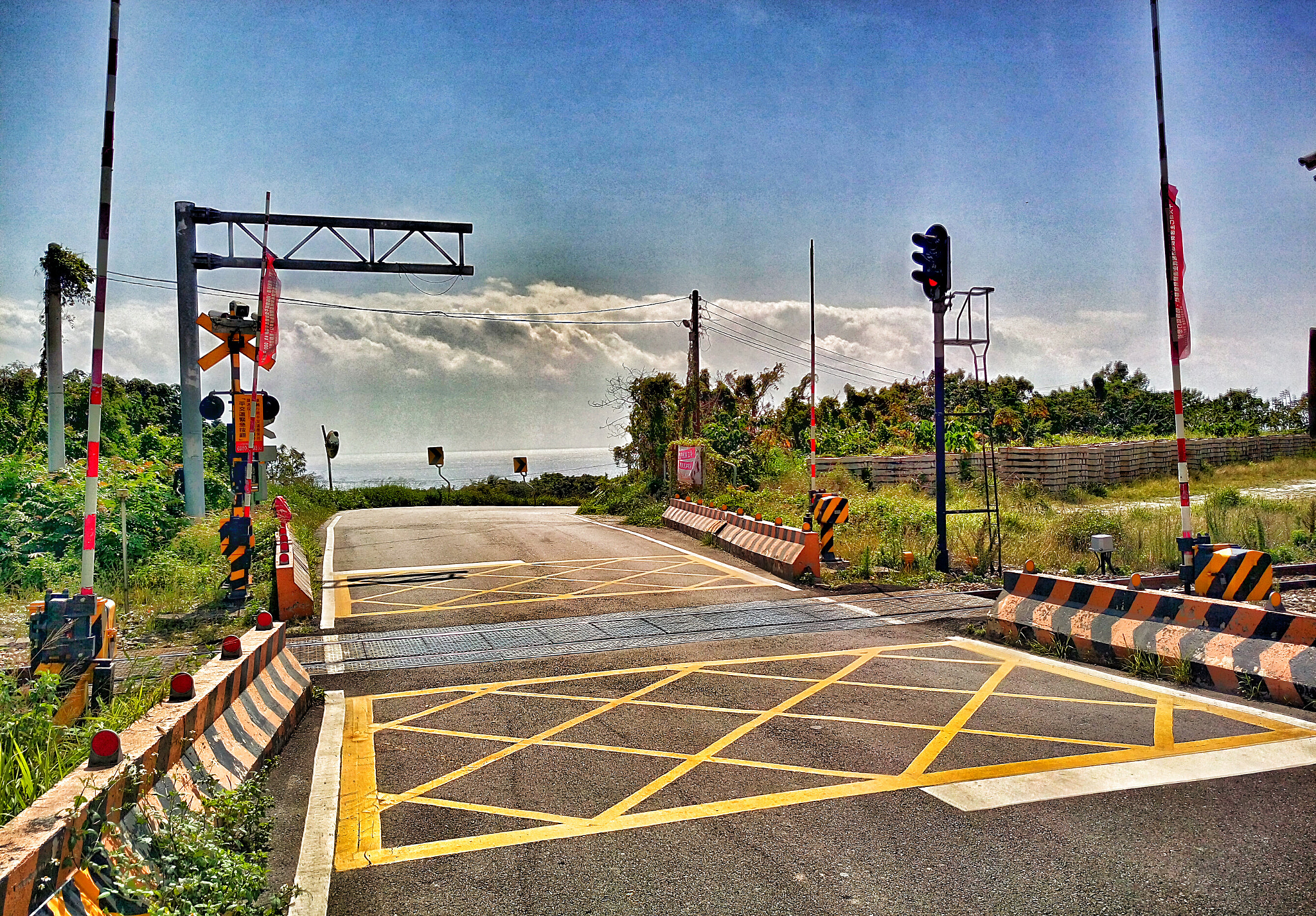 HTC ONE M9+ sample photo. Taiwanese rail photography