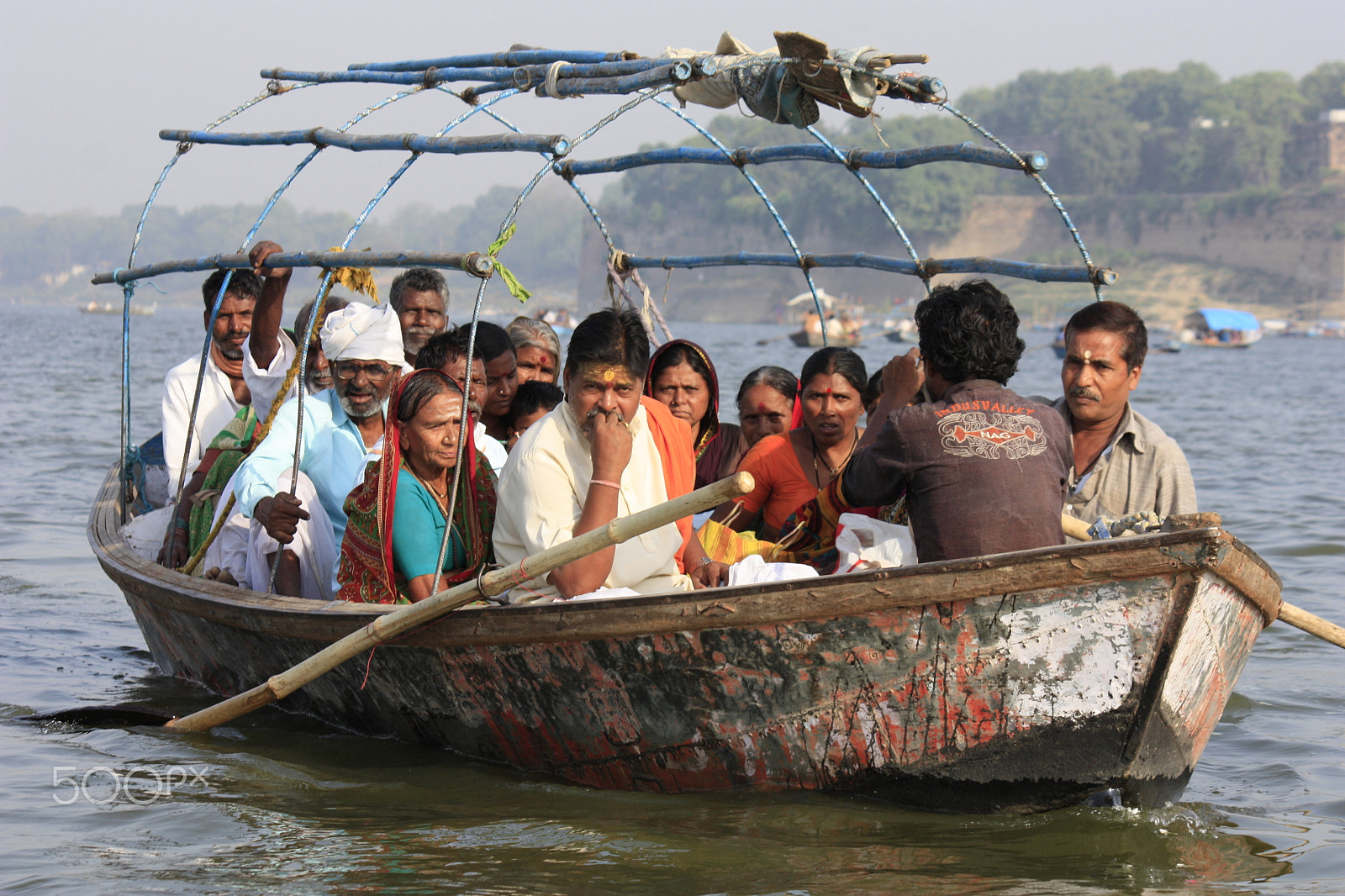 Canon EOS 450D (EOS Rebel XSi / EOS Kiss X2) sample photo. A boat full of hope photography