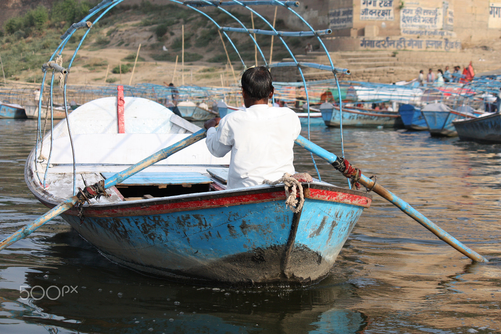 Canon EOS 450D (EOS Rebel XSi / EOS Kiss X2) sample photo. Blue color boats are most popular photography