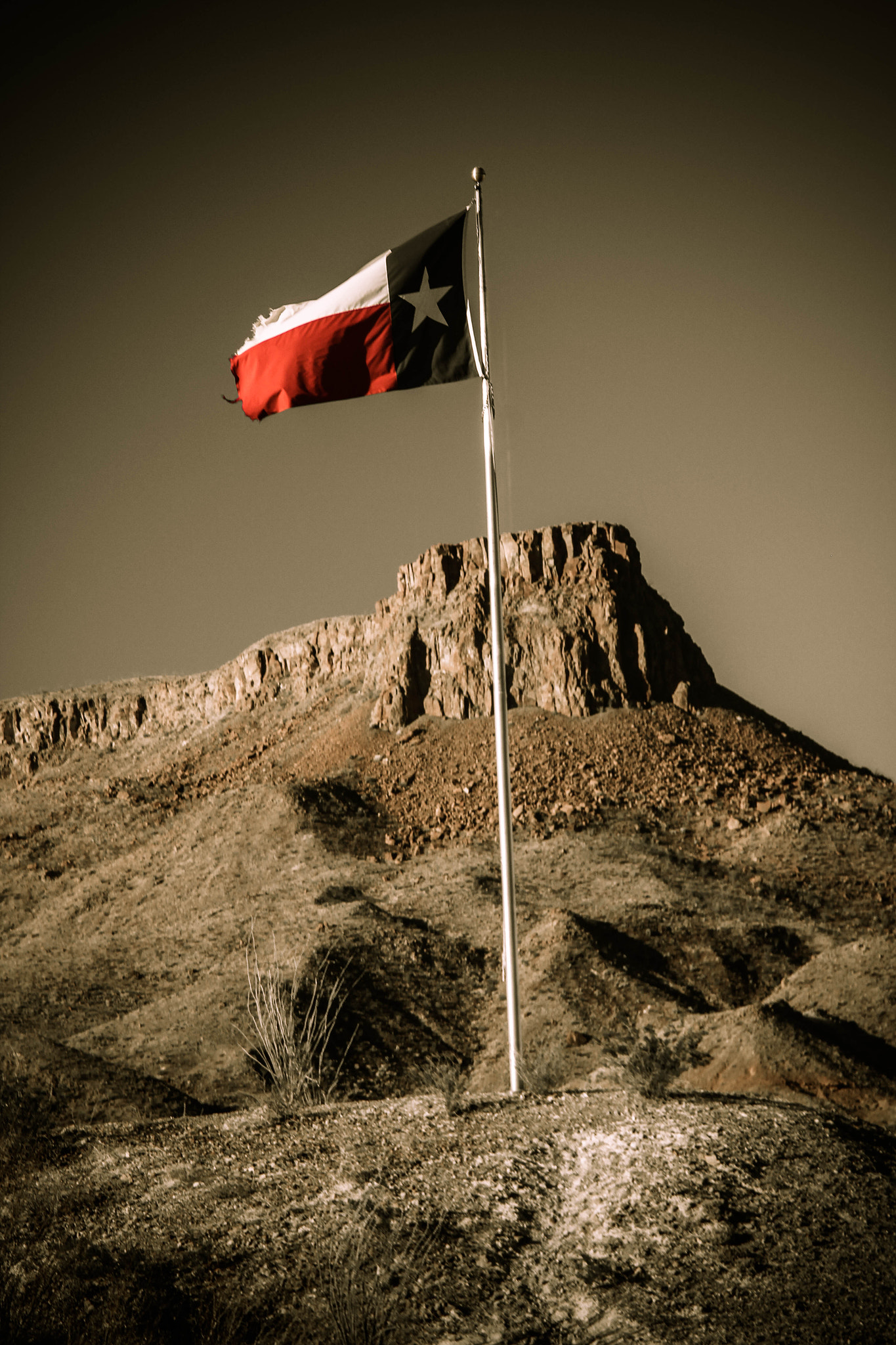 Canon EF 28-105mm f/3.5-4.5 USM sample photo. Lone star photography