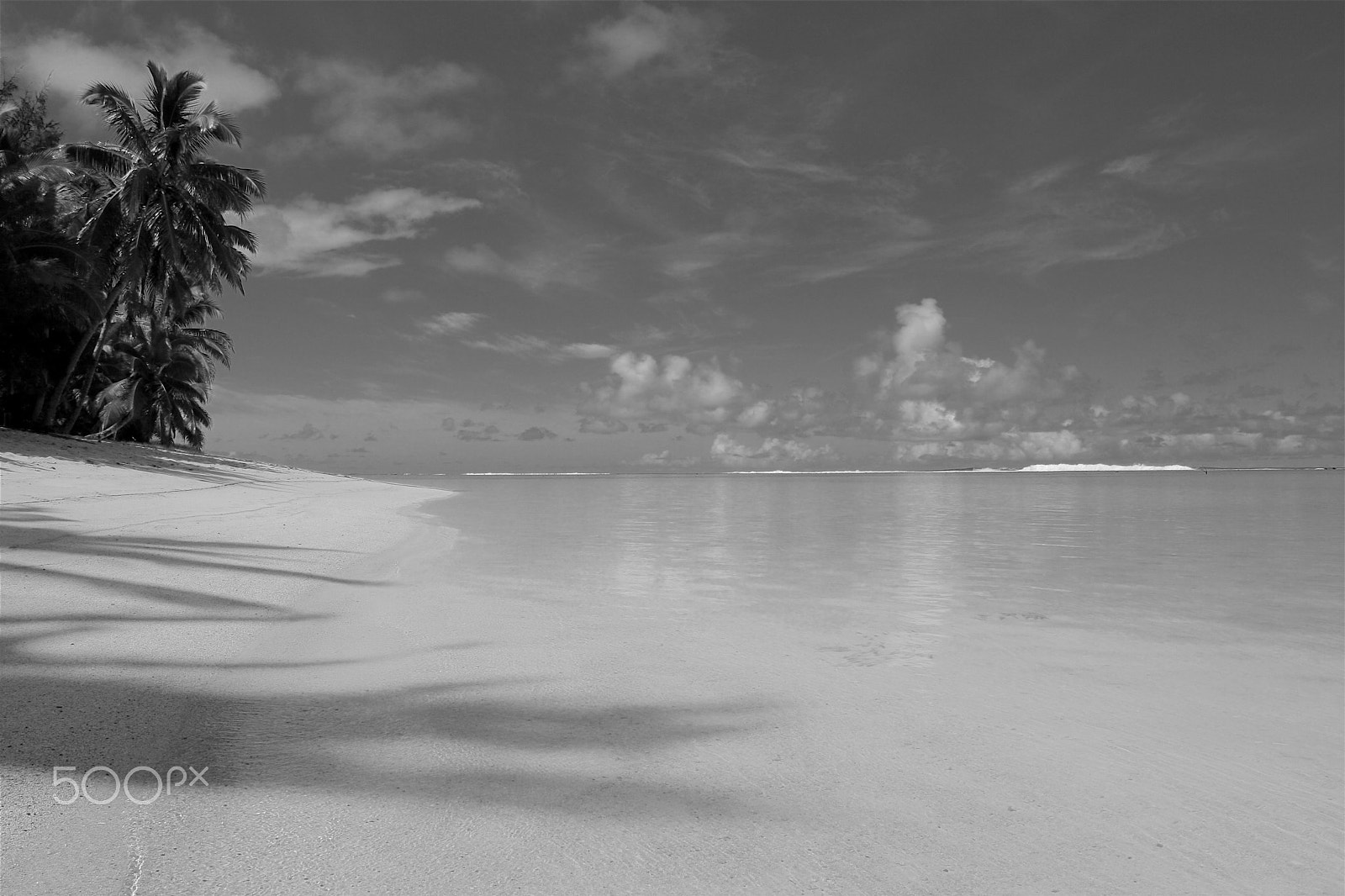 Canon EOS 400D (EOS Digital Rebel XTi / EOS Kiss Digital X) + Tamron AF 18-270mm F3.5-6.3 Di II VC LD Aspherical (IF) MACRO sample photo. Beach of rarotonga photography