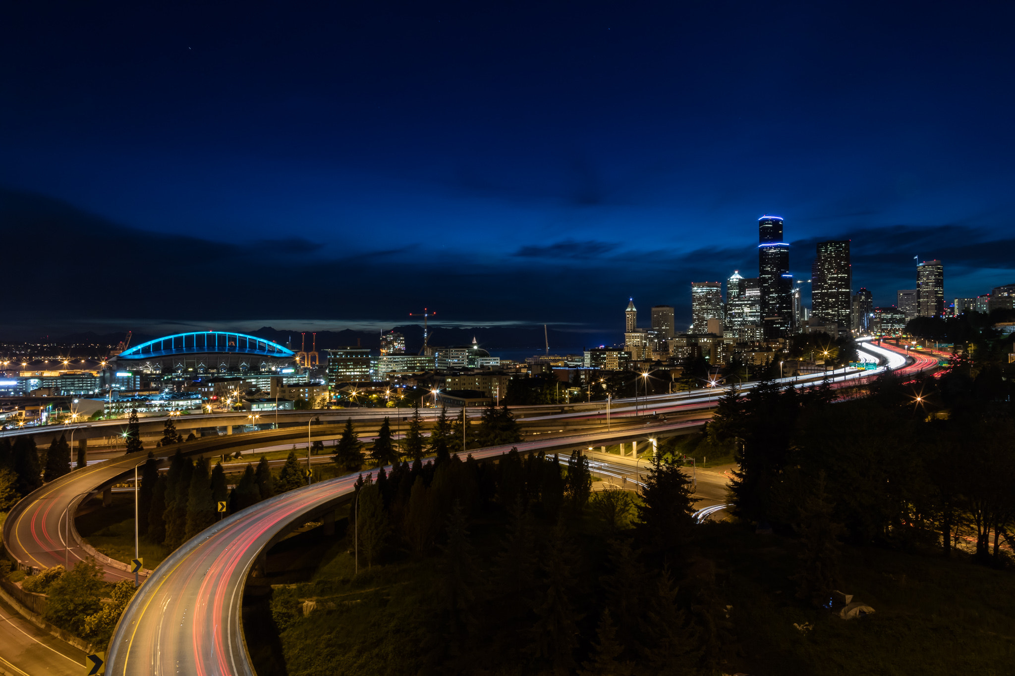 Canon EF 24mm F1.4L II USM sample photo. Blue seattle photography