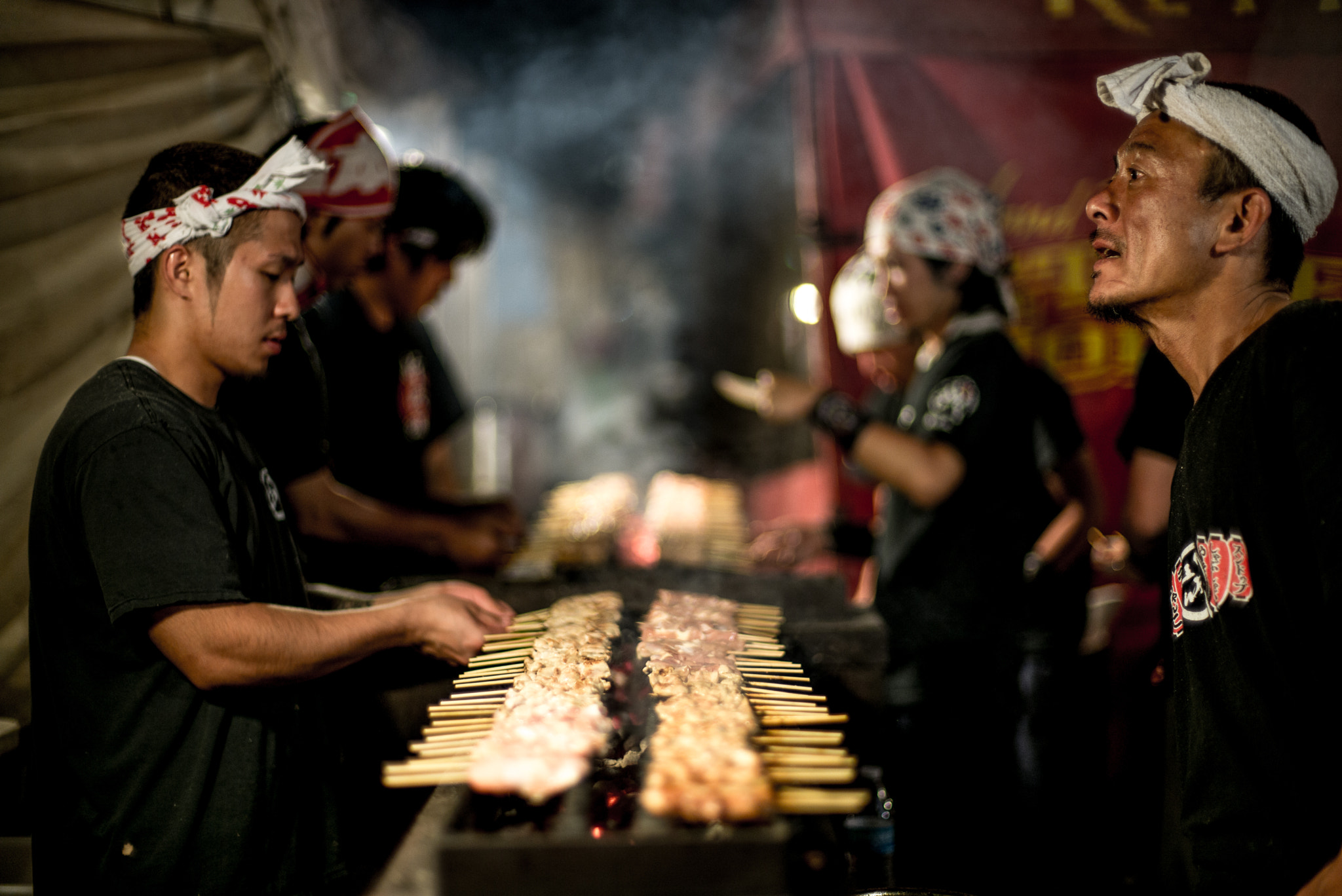 Noctilux-M 1:1/50 sample photo. Night market photography
