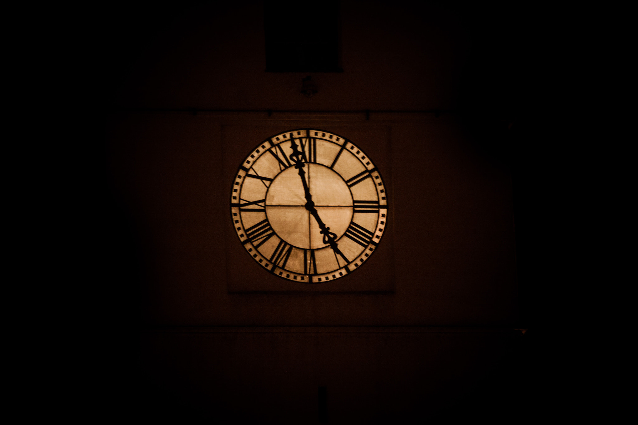 Canon EF-S 55-250mm F4-5.6 IS II sample photo. 5 o'clock in the mornin' photography