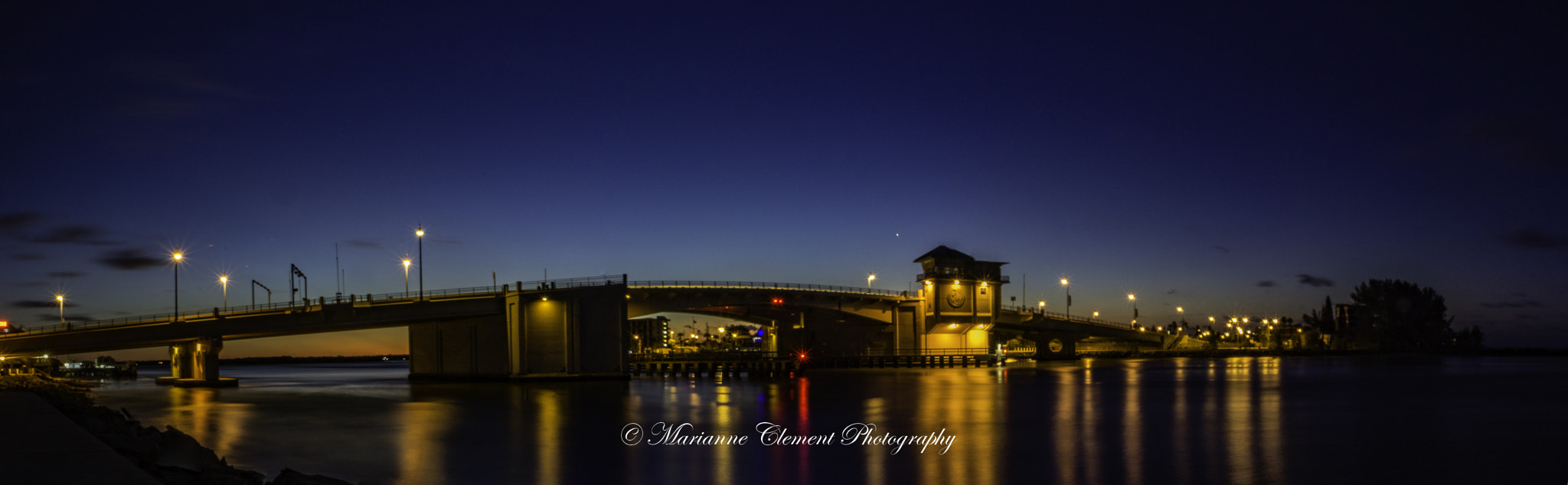 Canon EOS 1200D (EOS Rebel T5 / EOS Kiss X70 / EOS Hi) sample photo. A bridge in the night pano photography