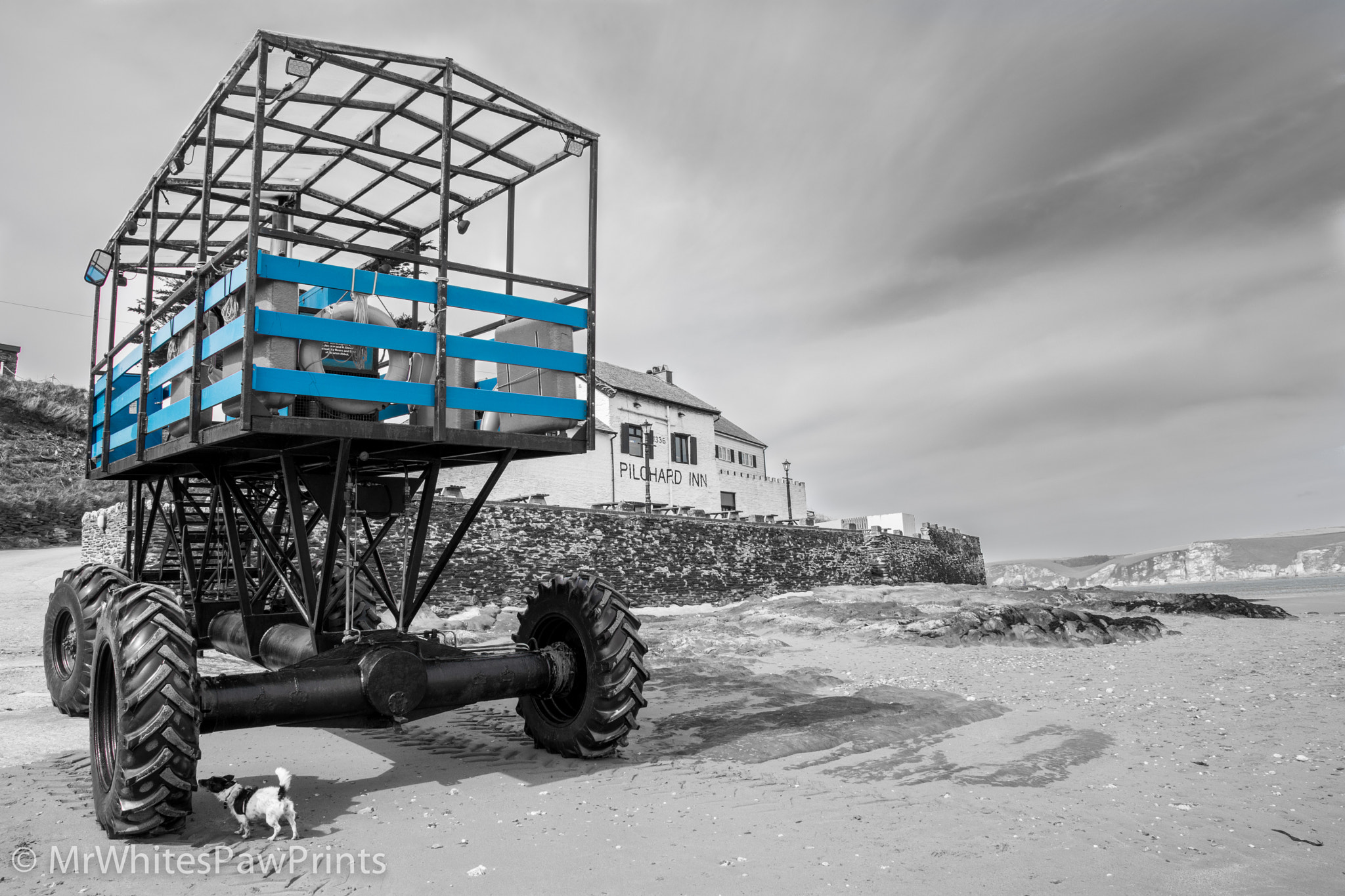 AF-S VR DX 16-80mm f/2.8-4.0E ED sample photo. Beach tractor photography