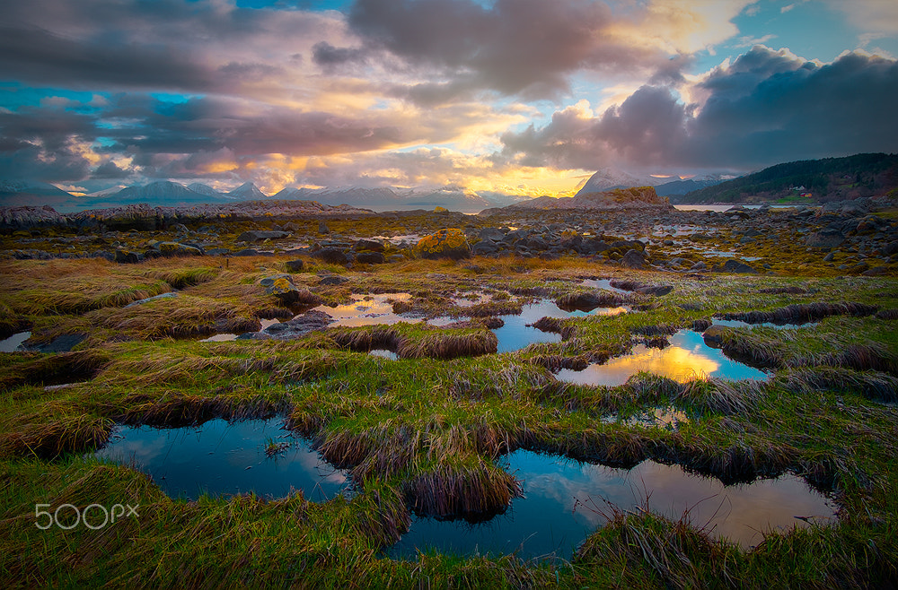 Fujifilm XC 16-50mm F3.5-5.6 OIS sample photo. Sunset in molde. norway, 2016. photography