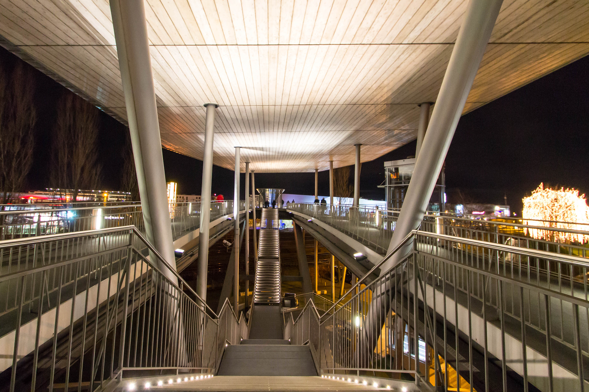 Sigma 10-20mm F3.5 EX DC HSM sample photo. City bridge - autostadt wolfsburg photography