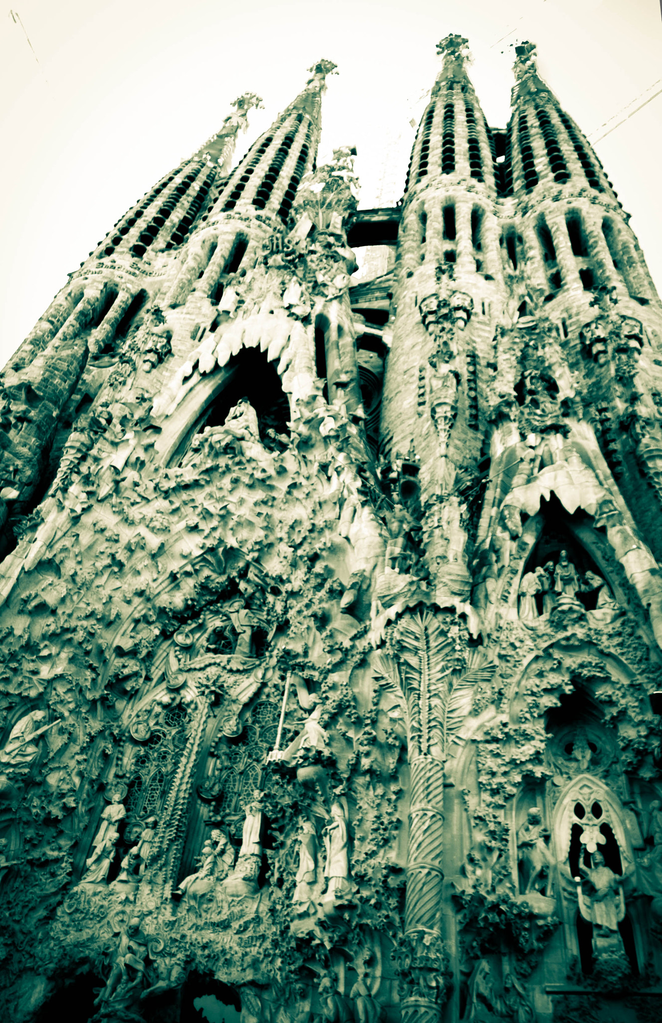 Sigma 17-50mm F2.8 EX DC OS HSM sample photo. Barcelona photography