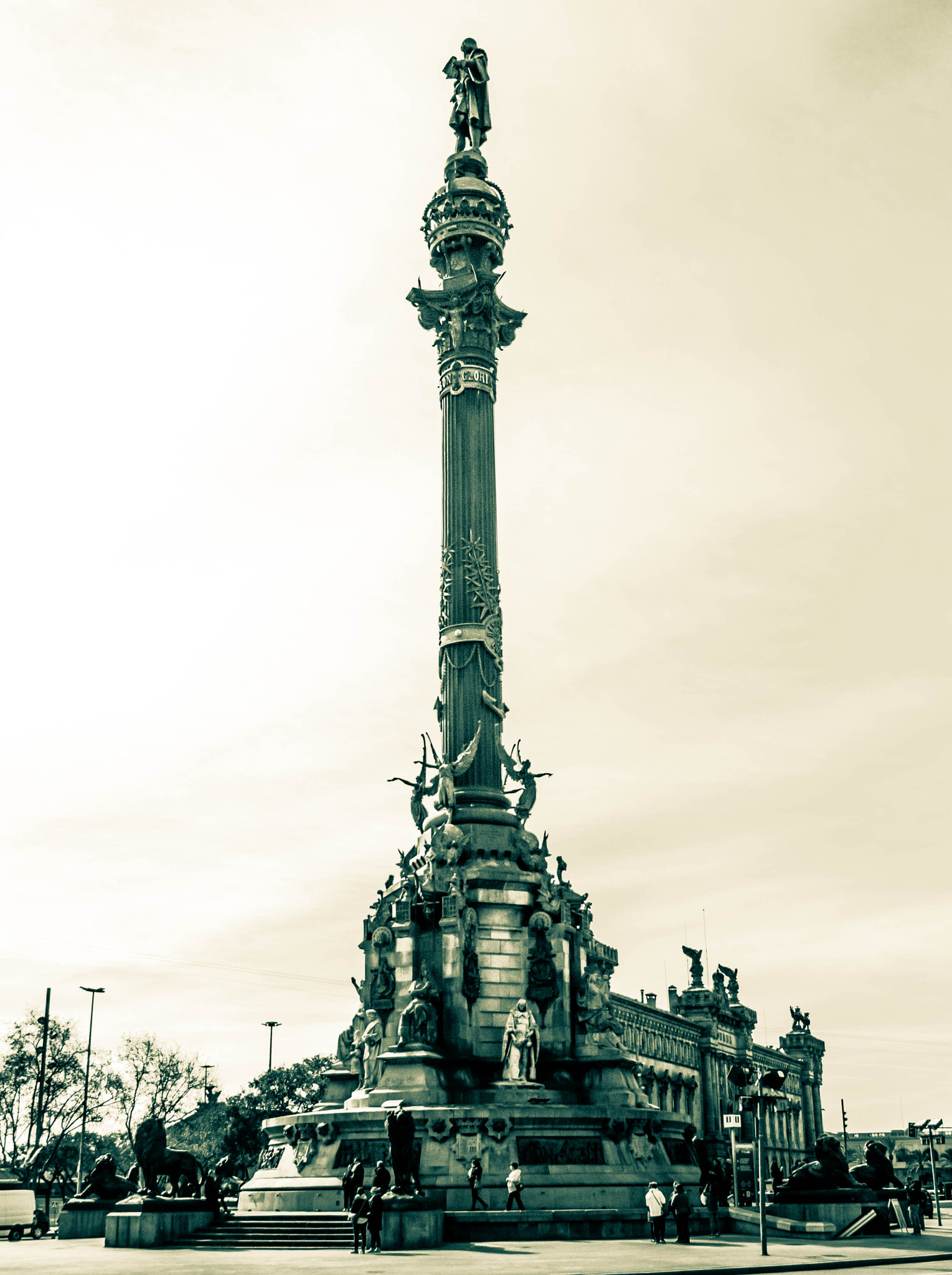Sigma 17-50mm F2.8 EX DC OS HSM sample photo. Barcelona photography