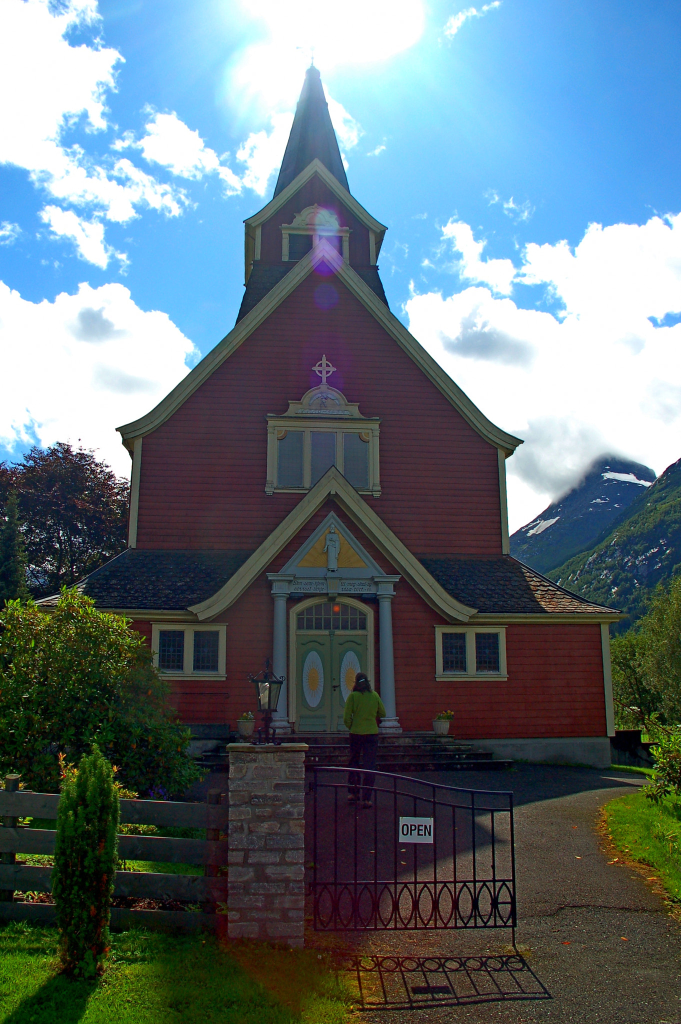 Nikon D50 + Sigma 18-50mm F3.5-5.6 DC sample photo. Church in norway photography