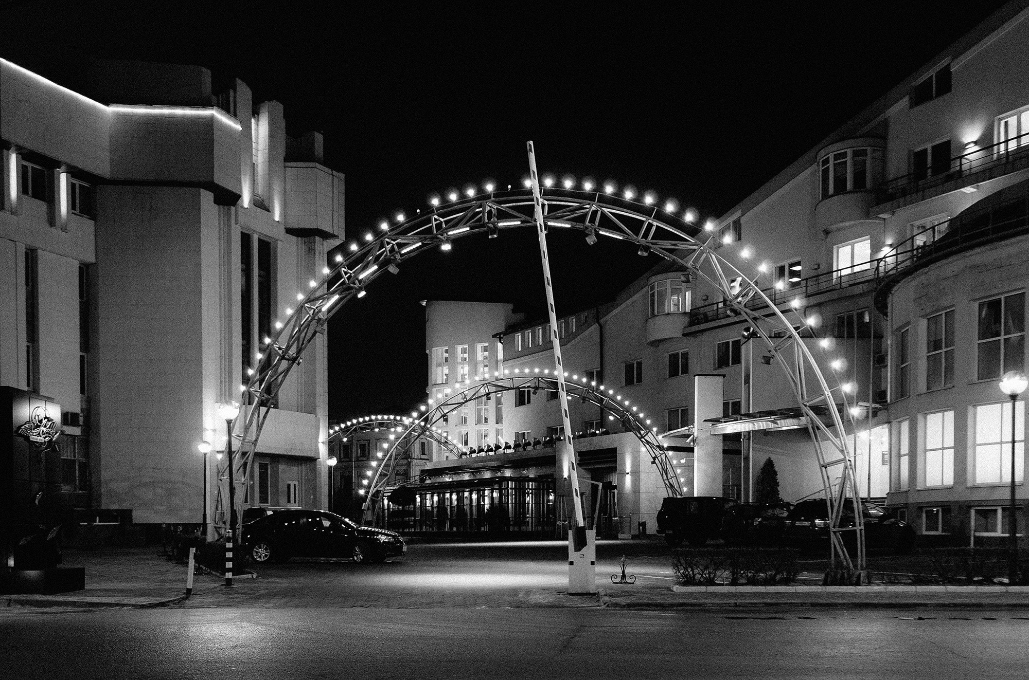Fujifilm X-A1 + Fujifilm XF 18-55mm F2.8-4 R LM OIS sample photo. Great speedometer bw photography
