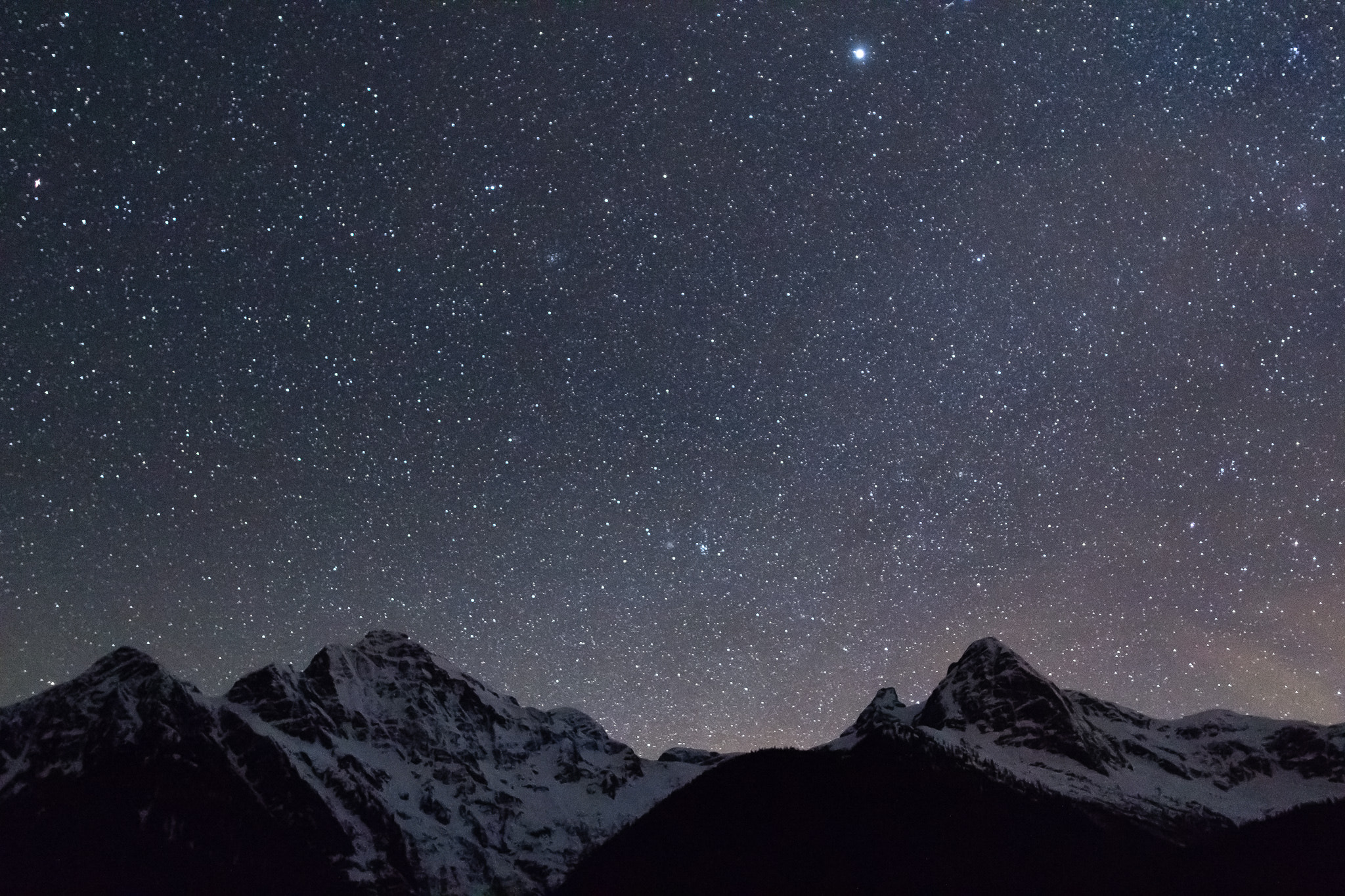 Canon EOS 60D + Canon EF 24mm F1.4L II USM sample photo. Clear night in the cascades photography