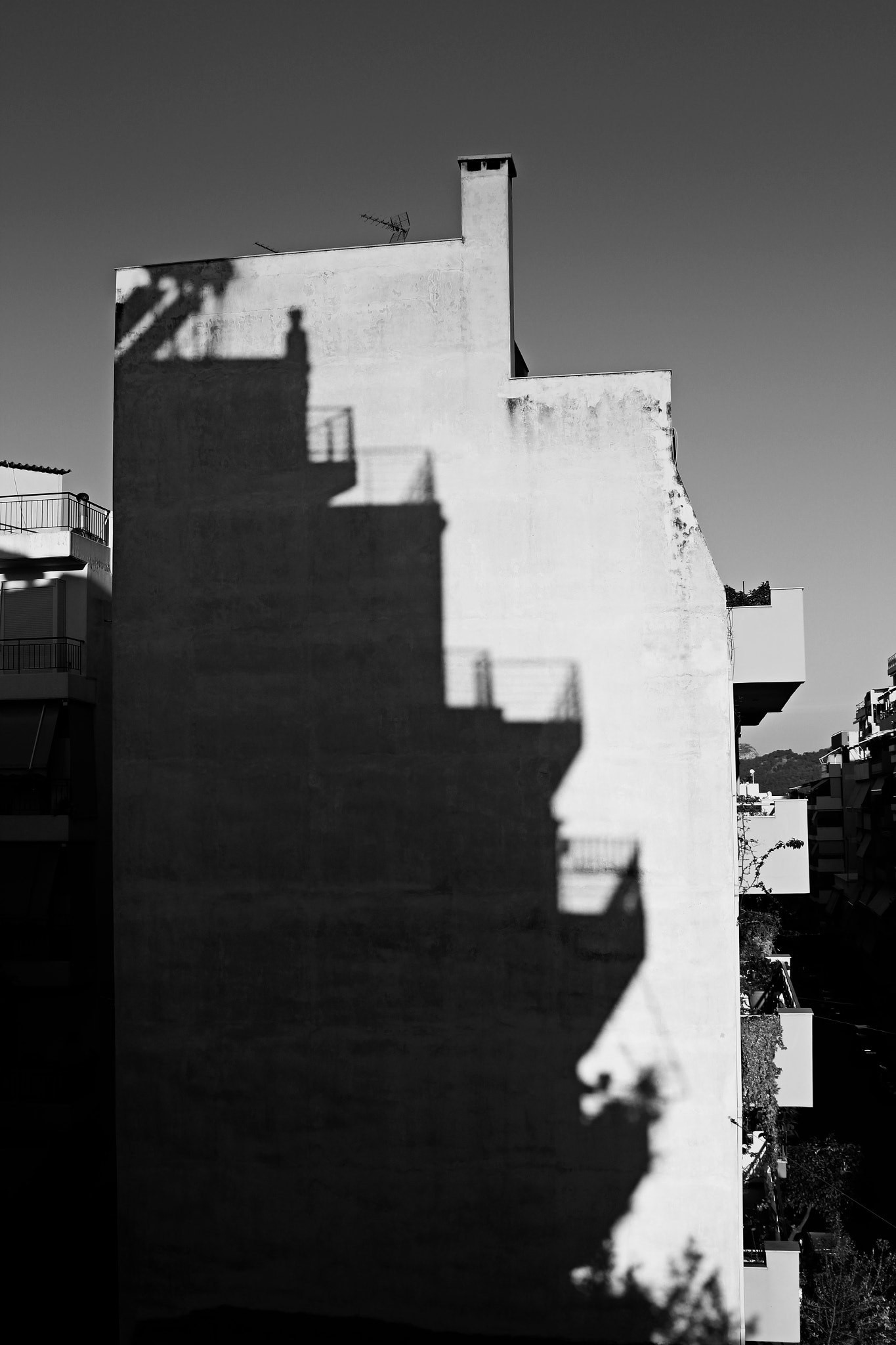 Canon EF 24-105mm F3.5-5.6 IS STM sample photo. Building shadow building photography