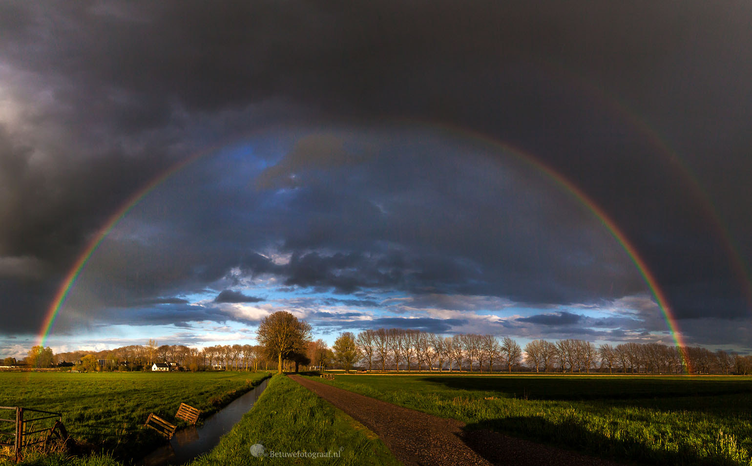 Sigma 24-105mm f/4 DG OS HSM | A sample photo. Under the dome  ( stephen king ) photography