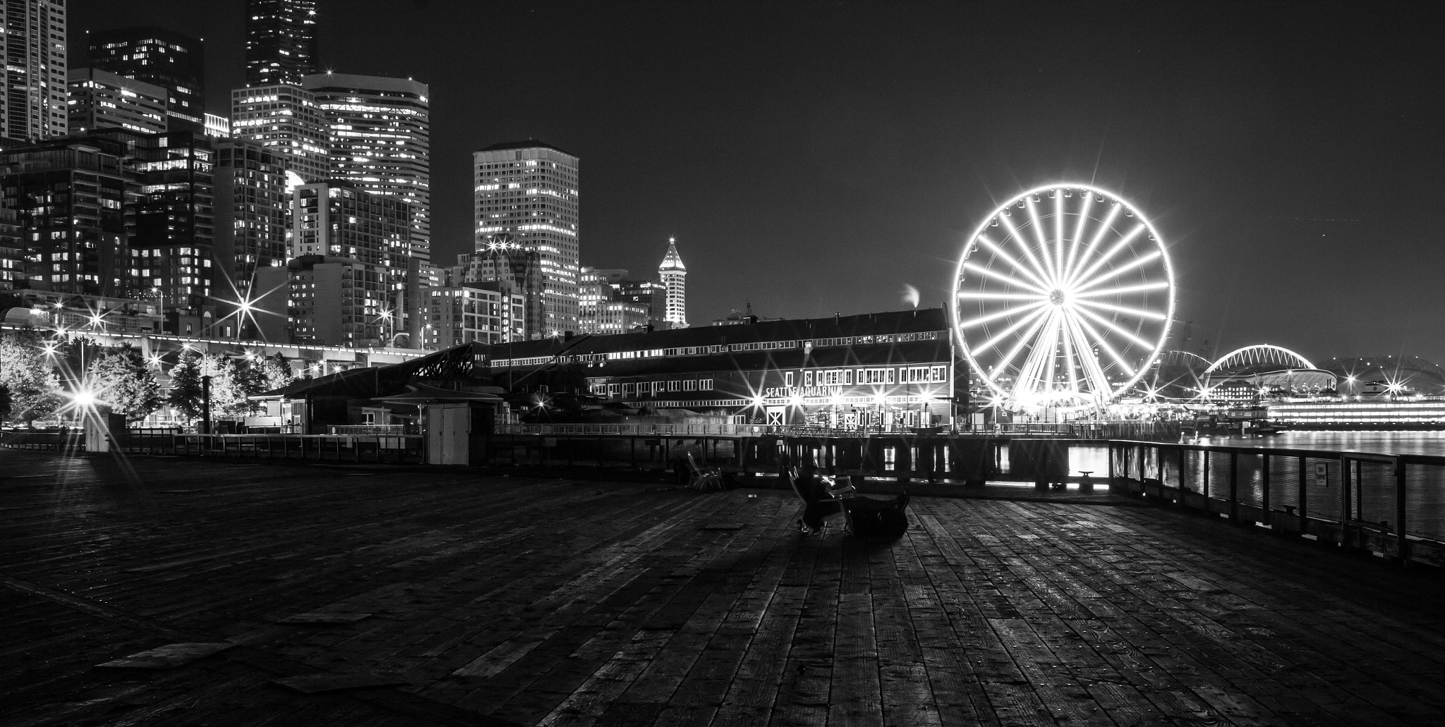 Canon EOS 60D + Canon EF 24mm F1.4L II USM sample photo. Night at the pier photography
